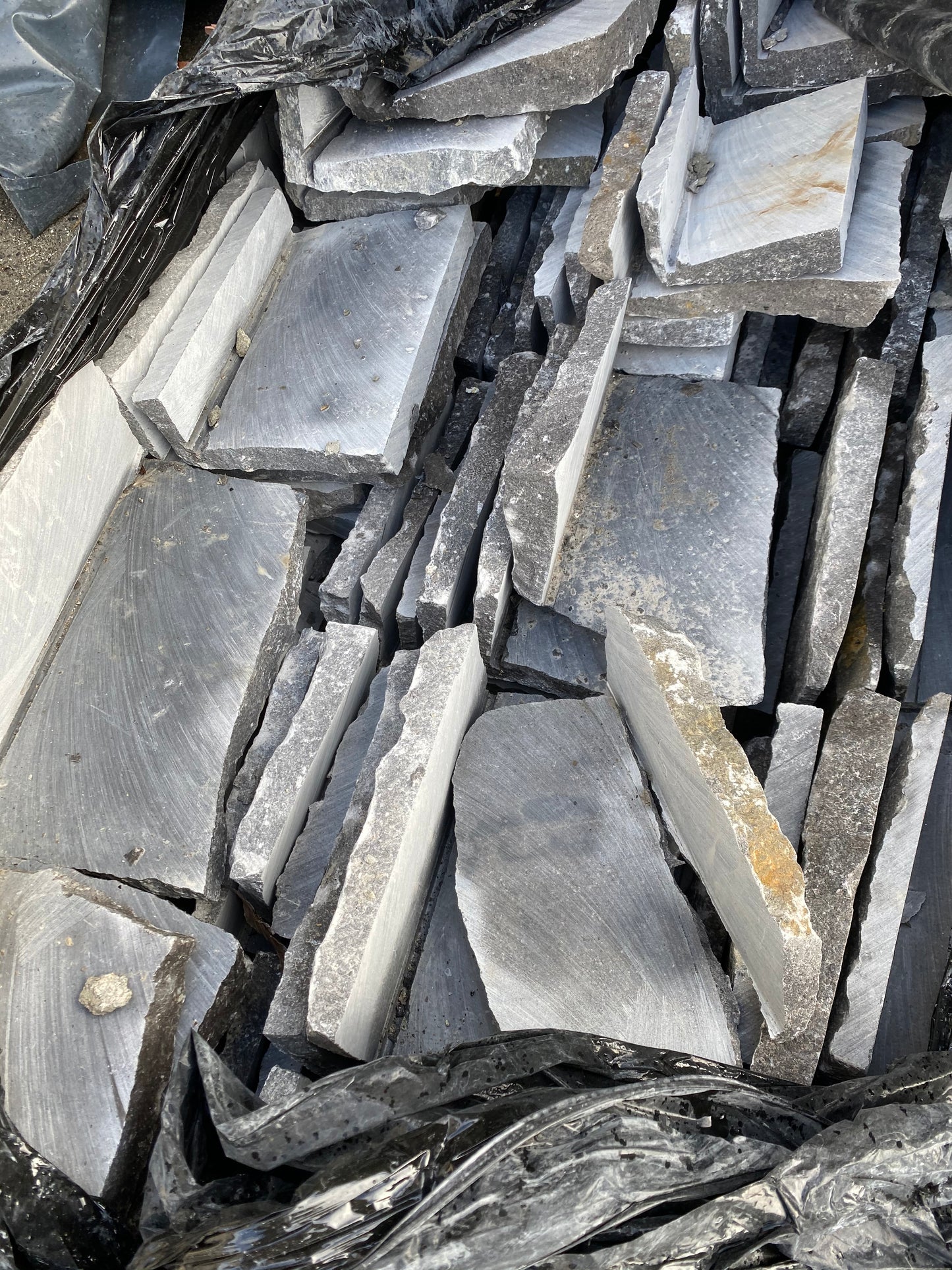 Galway limestone 30mm cladding / thinstone x 5m2 /Lm on pallet / free delivery in Ireland