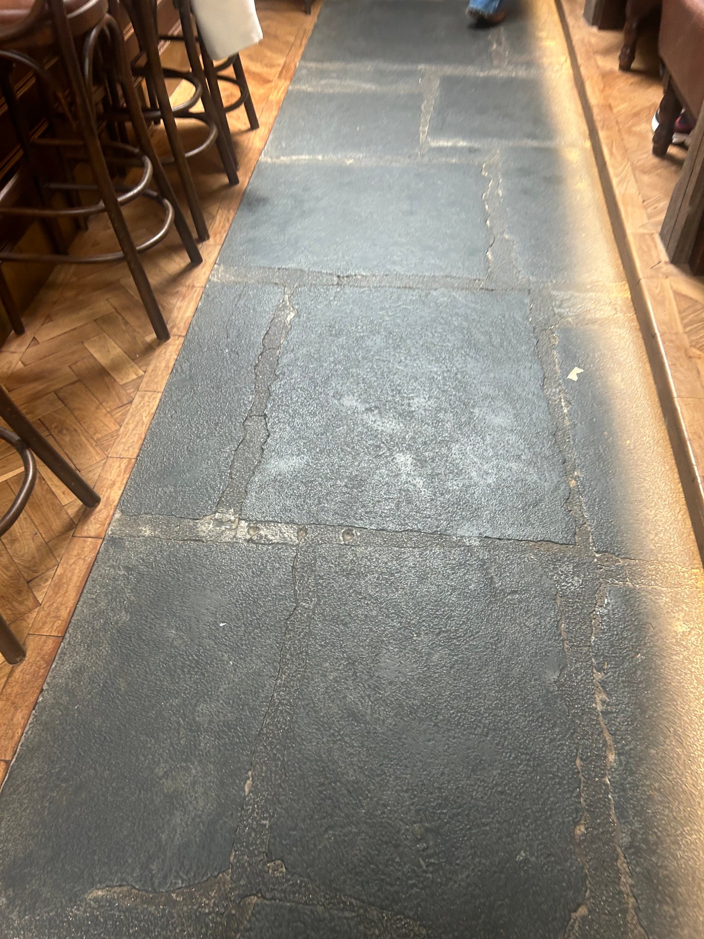 Wild Atlantic Way Extra Large Limestone Flagstones x 10m2 on pallet / Free Delivery in Ireland