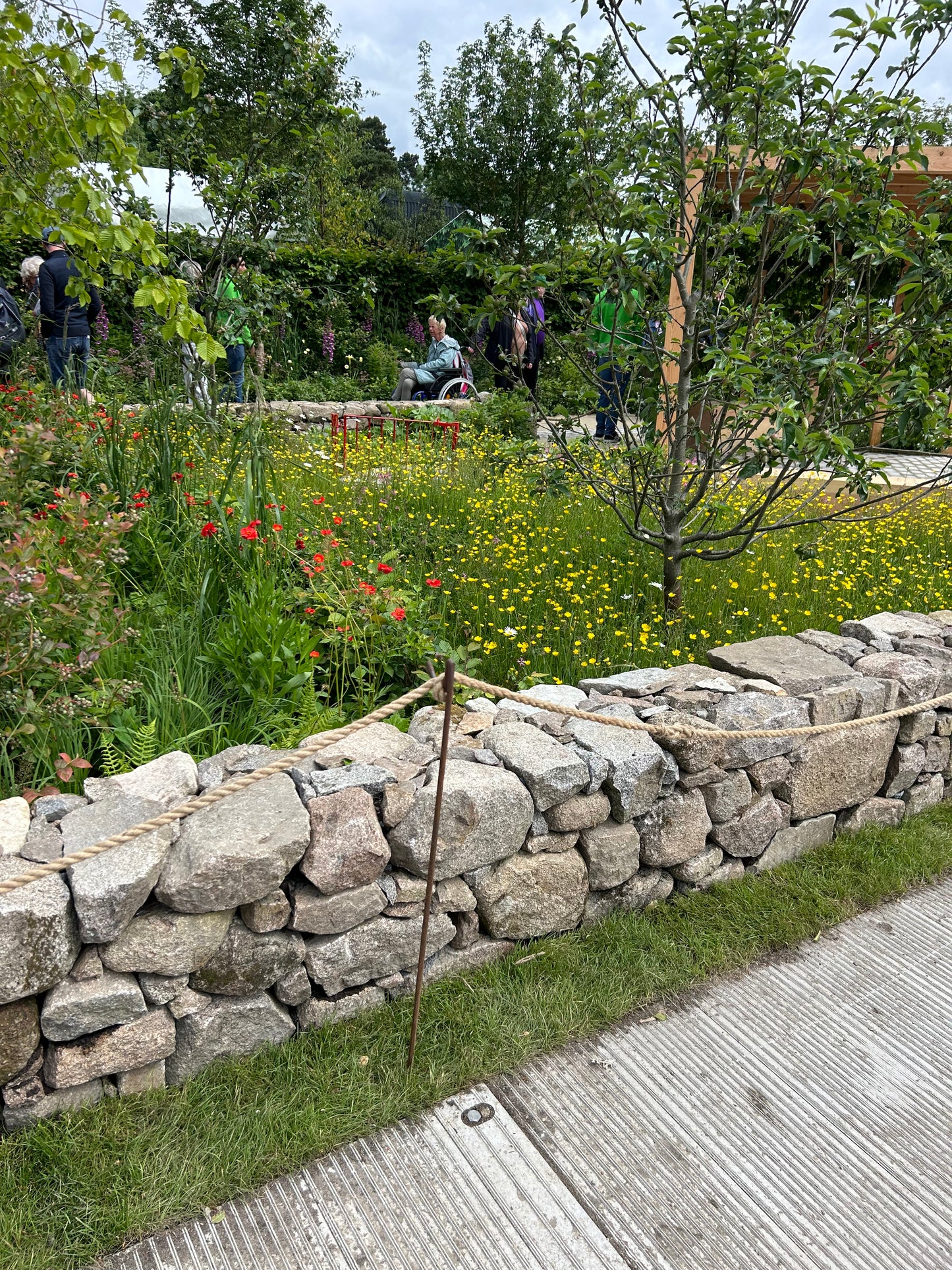 Old Salvage Brown Fieldstone Low Garden Wall / Building Stone in bulk bags / Free Delivery in Ireland