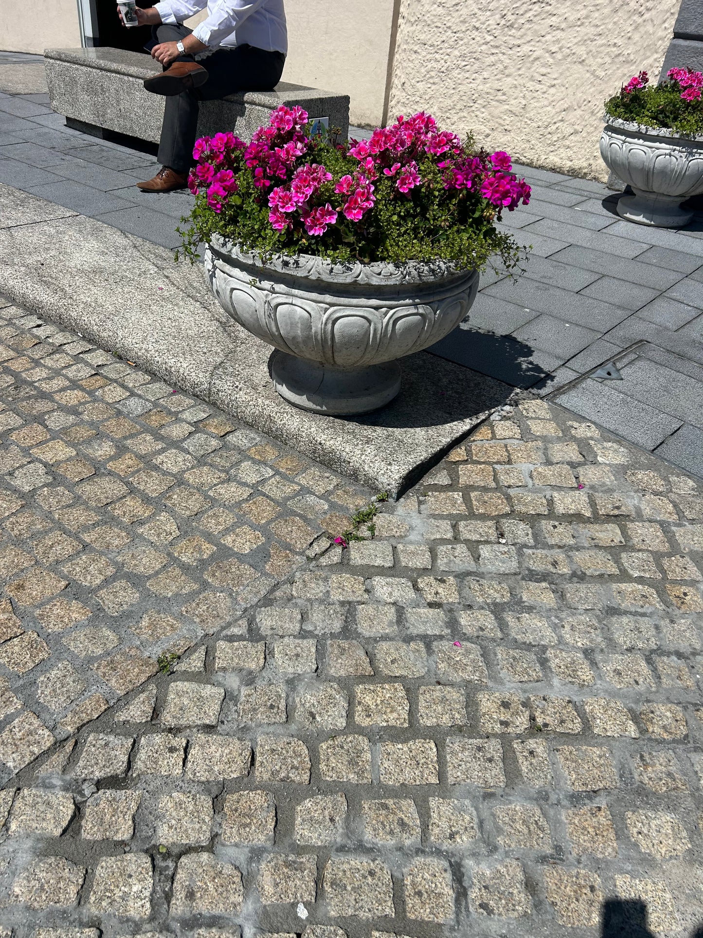 Wicklow Golden Granite Cobblestone 100mm x 100mm x 50mm / 5m2 bulk bag