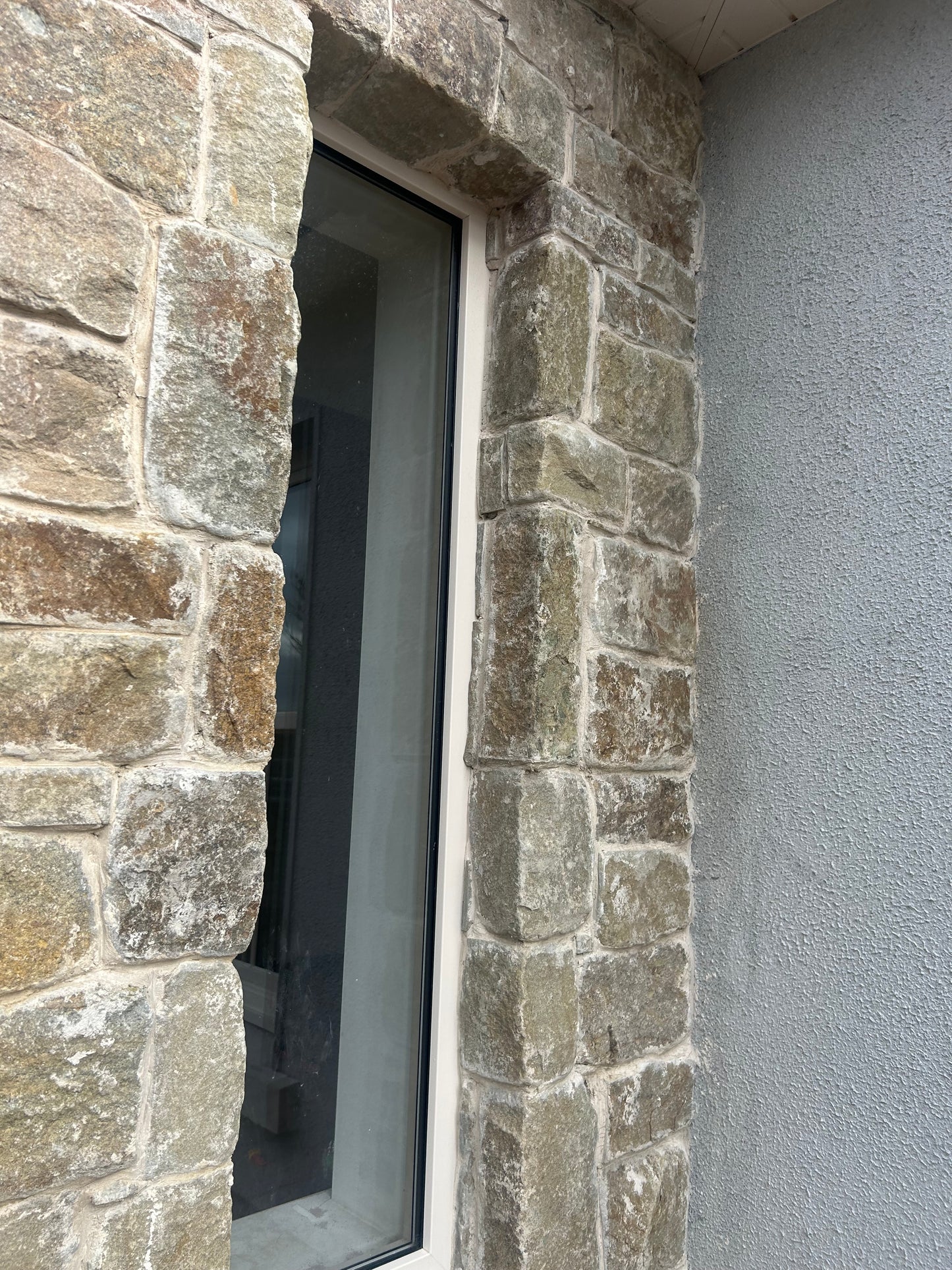 Old Salvage Brown Postman Pat Fieldstone 30mm Natural Stone Cladding & Corners /10m2 or LM on pallet / Free Delivery in Ireland
