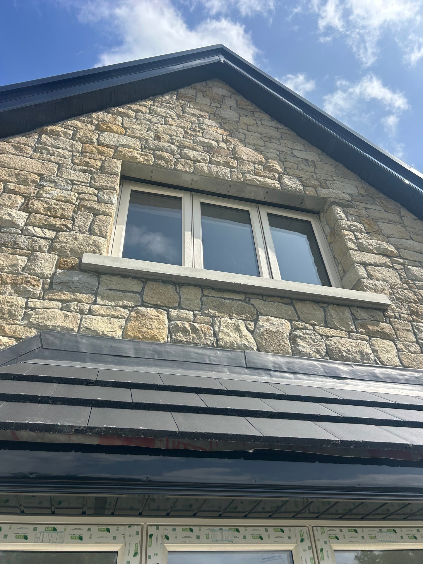 Donegal Cream Sandstone  Building Stone Bulk Bag