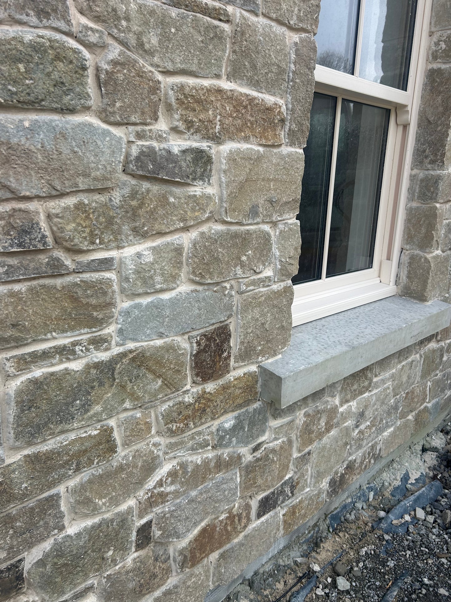 Old Salvage Brown Postman Pat Fieldstone 30mm Natural Stone Cladding & Corners /10m2 or LM on pallet / Free Delivery in Ireland