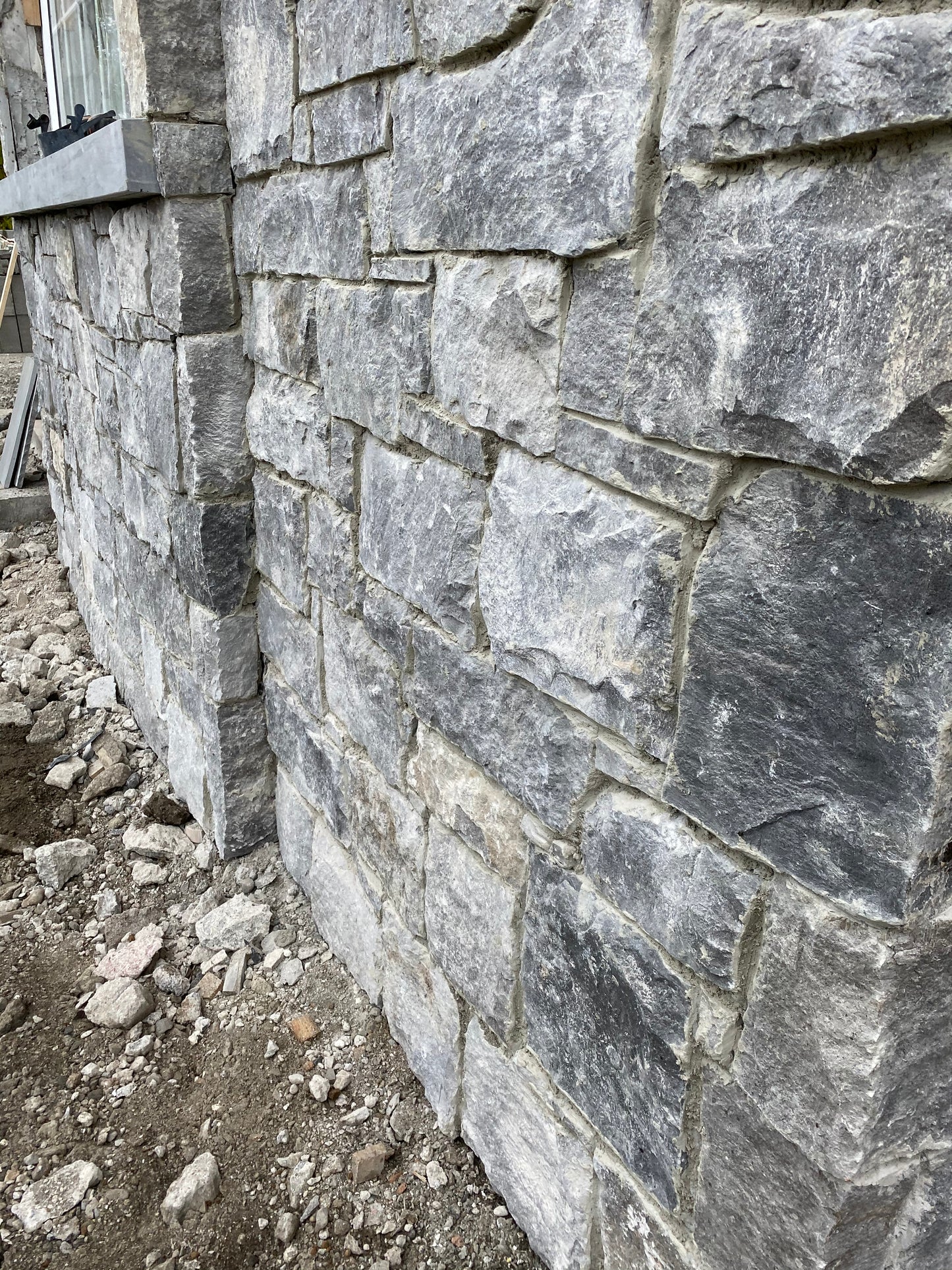 Galway limestone 30mm cladding / thinstone x 5m2 /Lm on pallet / free delivery in Ireland