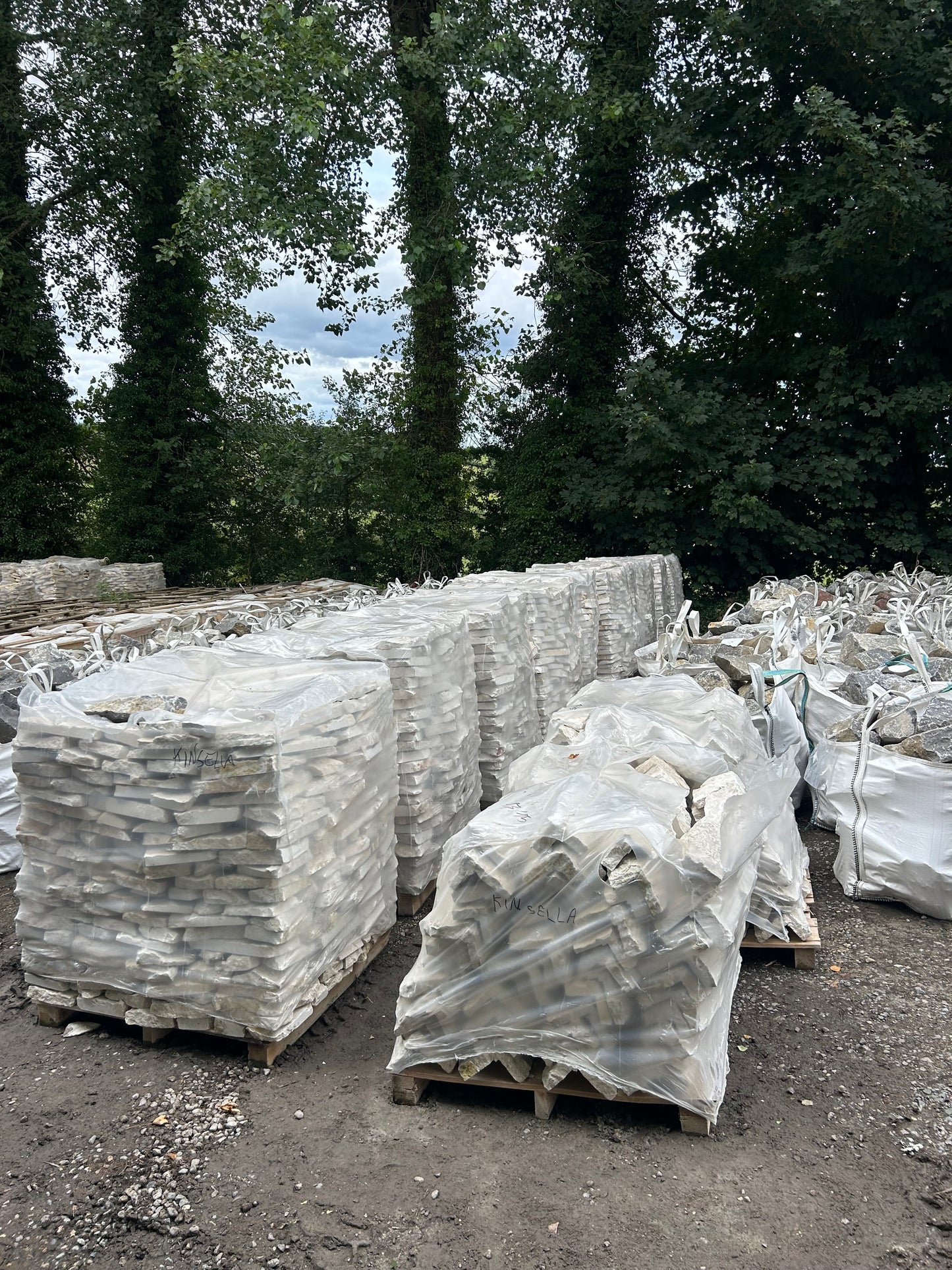 Bianca Paloma White Luxury Italian Natural Stone 30mm  Cladding & Corners x 200m2 or 200 lm Load Deal / Free Delivery in Ireland