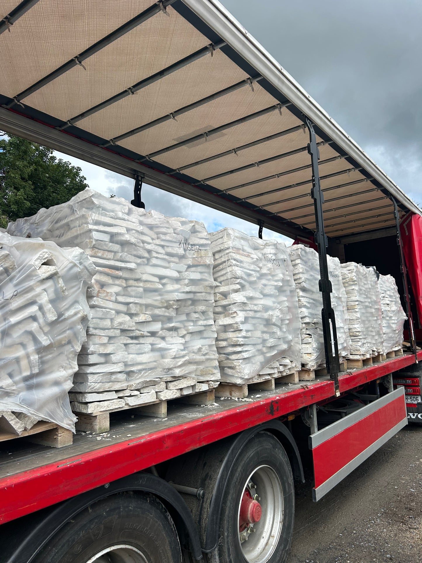 Bianca Paloma White Luxury Italian Natural Stone 30mm  Cladding & Corners x 200m2 or 200 lm Load Deal / Free Delivery in Ireland