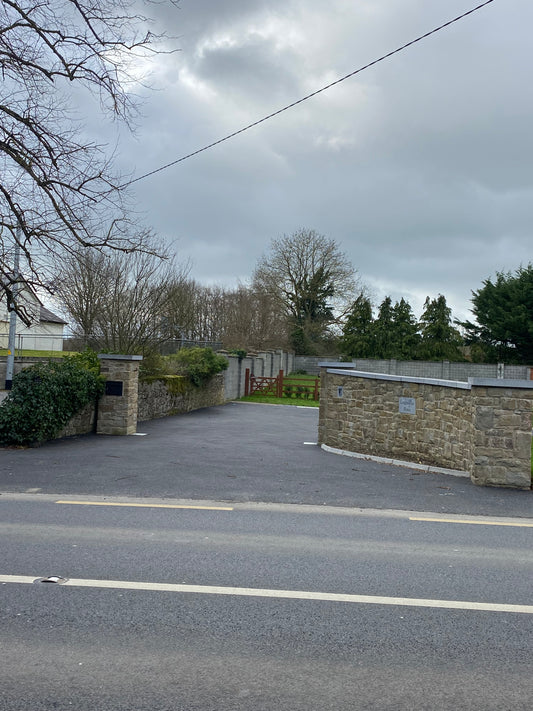 Kilkenny Blue Sanded Limestone Entrance Pier Caps x 2 on pallet/ 900mm x 900mm x 100mm / Flat