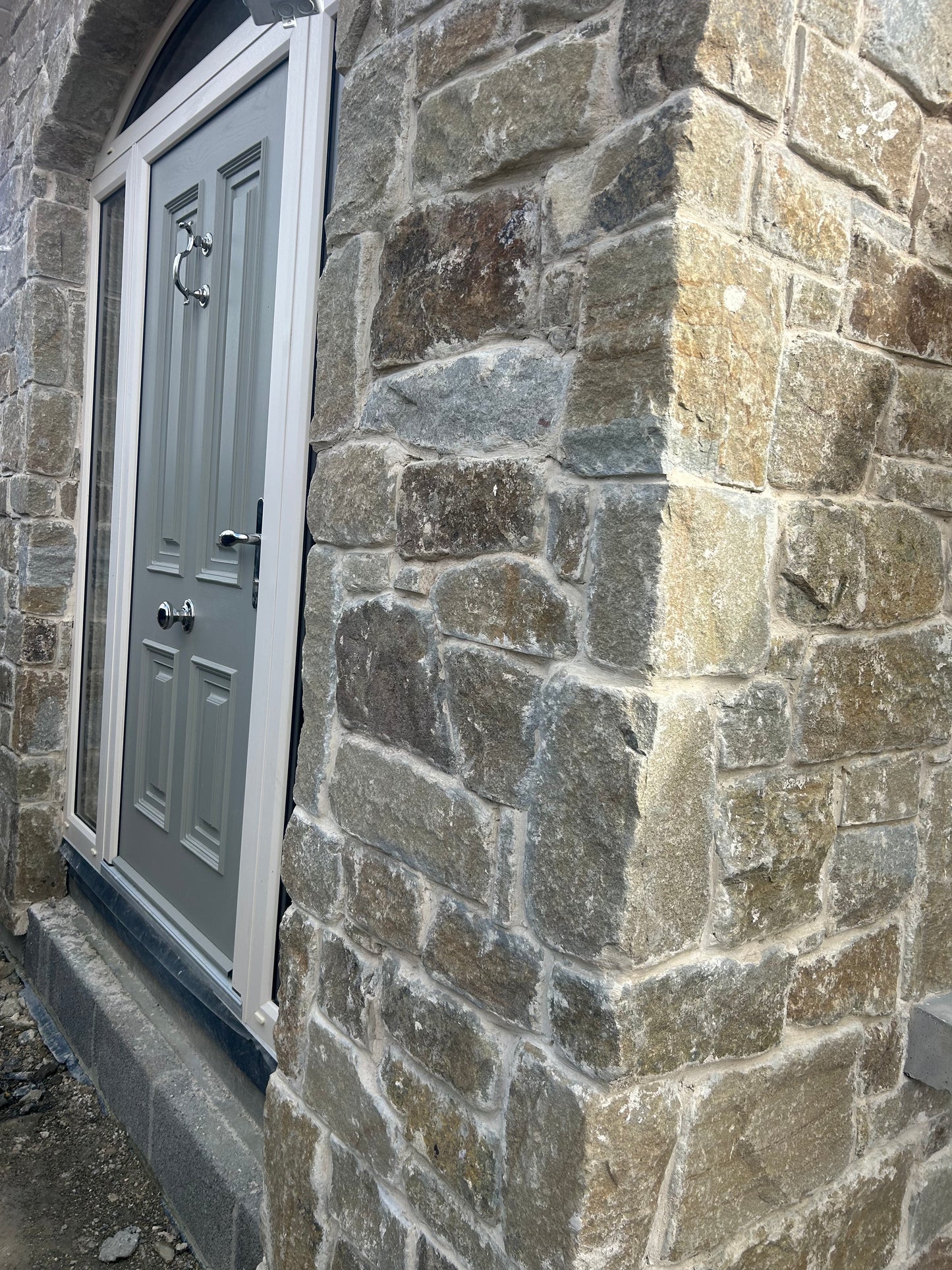 Old Salvage Brown Postman Pat Fieldstone 30mm Natural Stone Cladding & Corners /10m2 or LM on pallet / Free Delivery in Ireland
