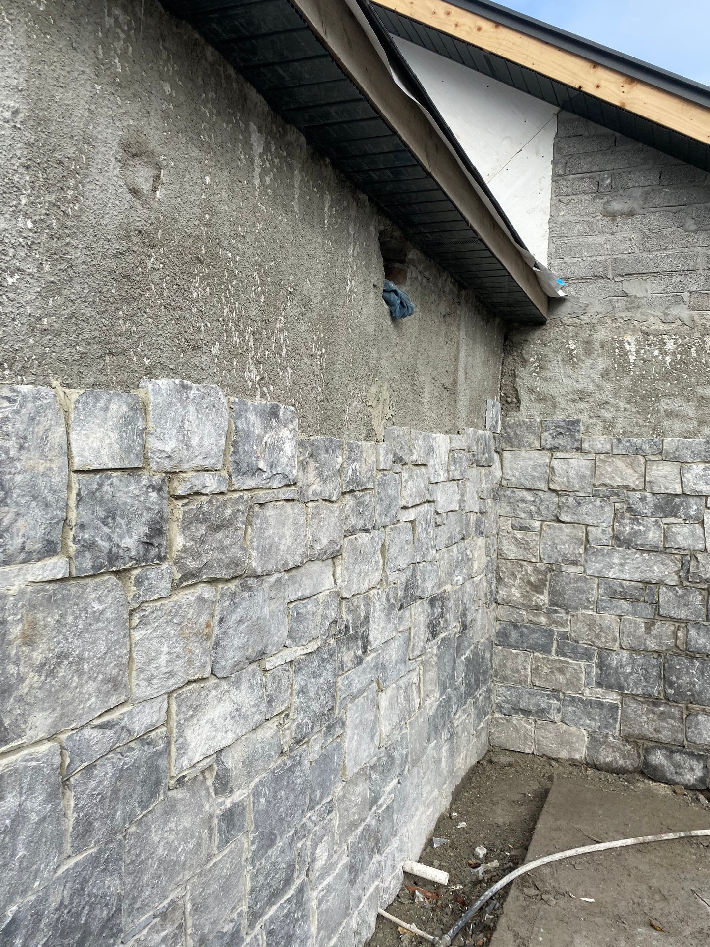 Galway limestone 30mm cladding / thinstone x 5m2 /Lm on pallet / free delivery in Ireland