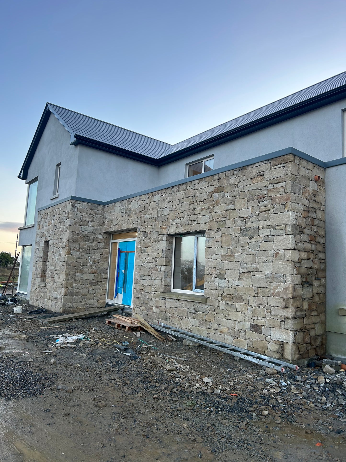 Clonaslee Cotswold Cream Guillotened Building Stone for Houses & Walls / Bulk Bag / Free Shipping in Ireland