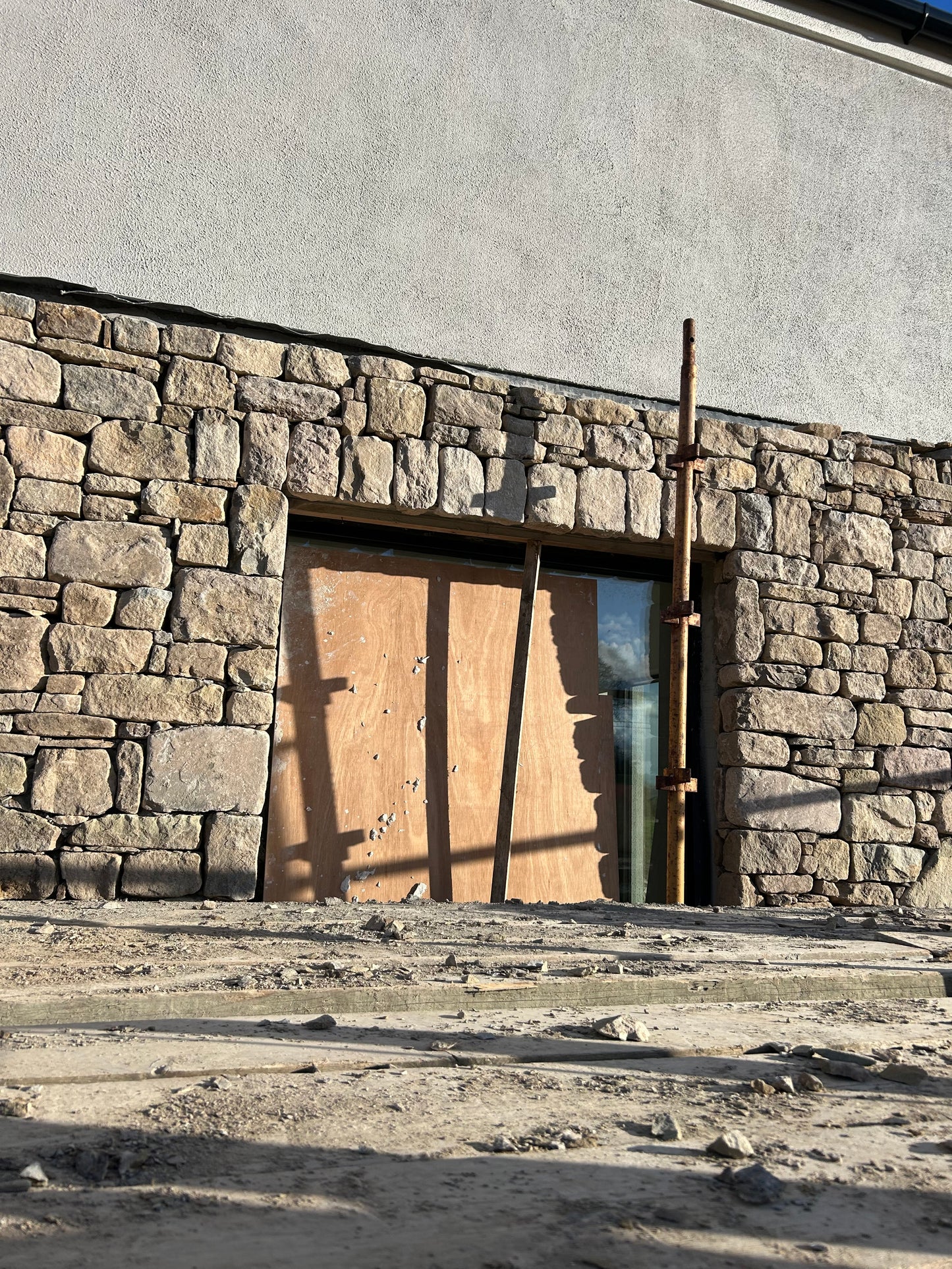 Old Salvage Brown Fieldstone Building Stone / Bulk Deal x 30 bulk bags / Free Delivery Ireland / 35% off while stocks last!!!!