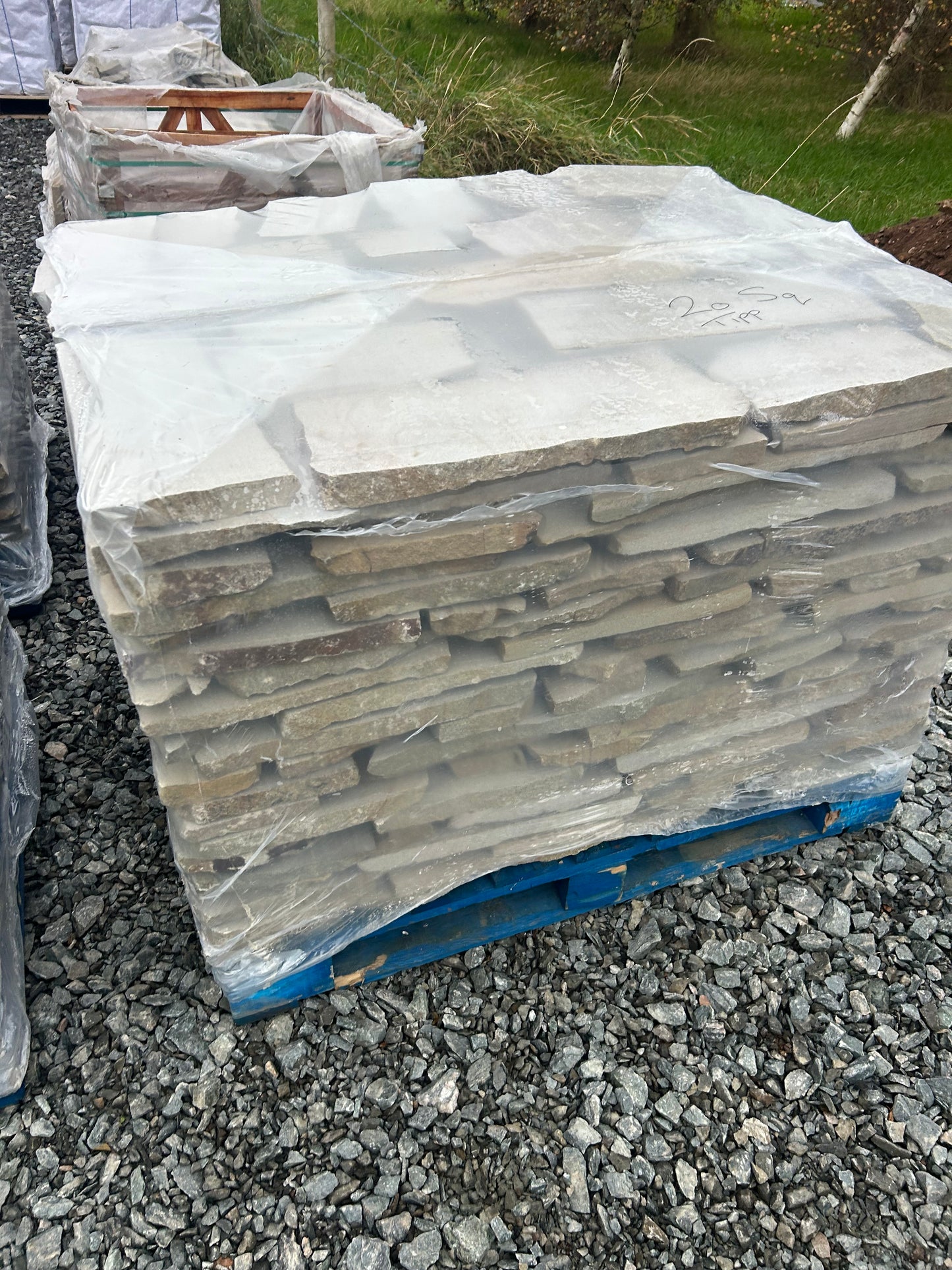Tipperary Thinstone Cream Natural Stone Cladding & Corners/ 5m2 or Linear meters on pallet / Free Delivery in Ireland