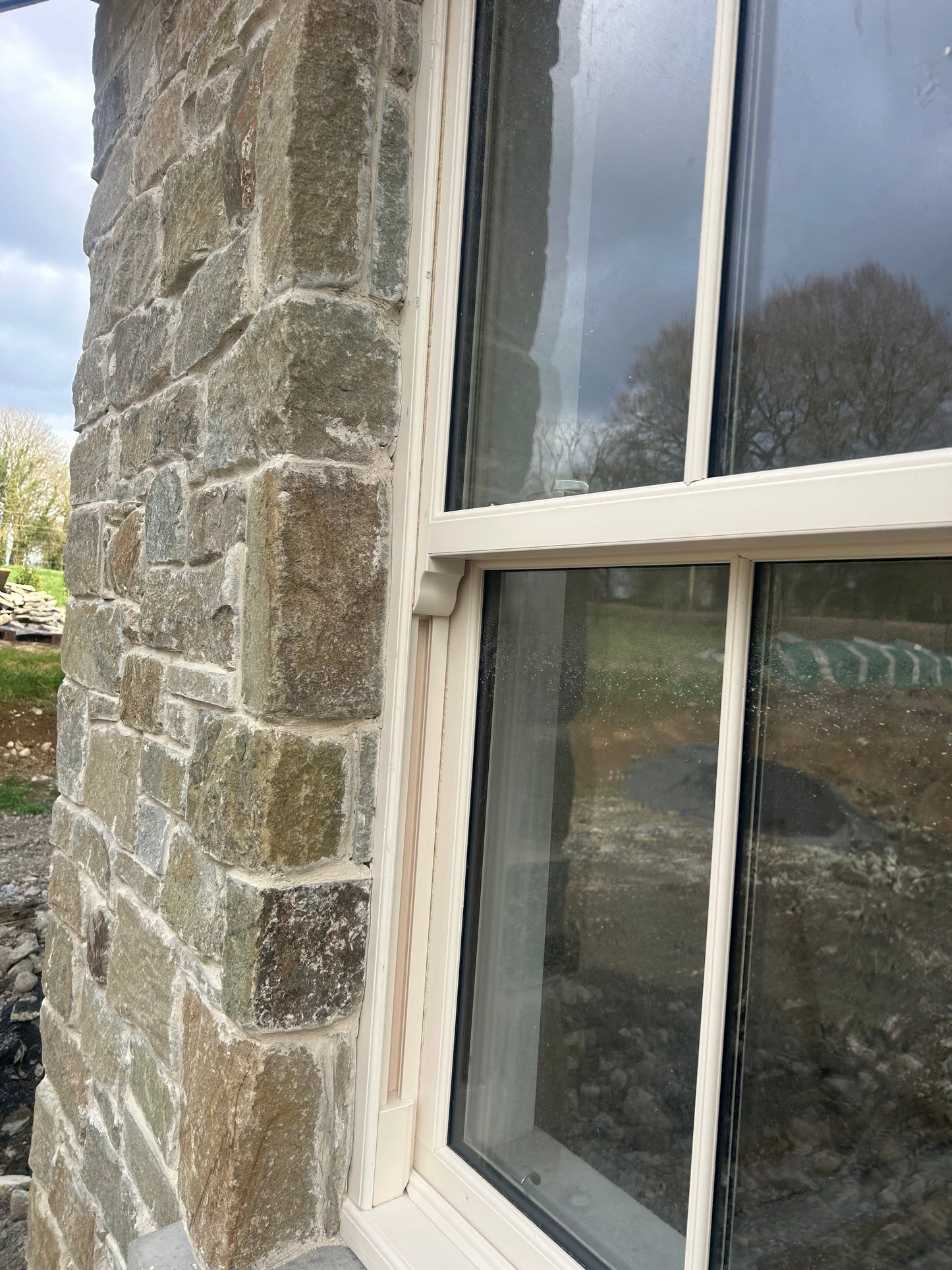 Old Salvage Brown Postman Pat Fieldstone 30mm Natural Stone Cladding & Corners /10m2 or LM on pallet / Free Delivery in Ireland