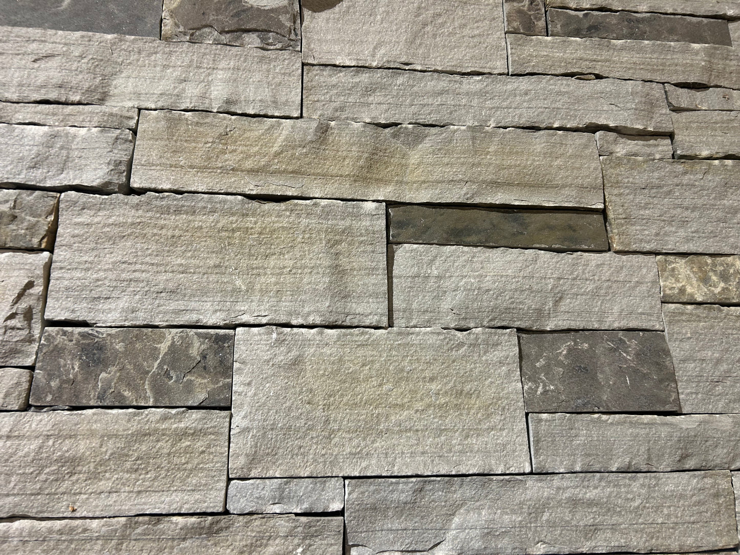 Liscannor Light Grey 30mm Cladding Stone & Corners / 10m2 of cladding or 10 Linear meters on a pallet / Free Delivery in Ireland