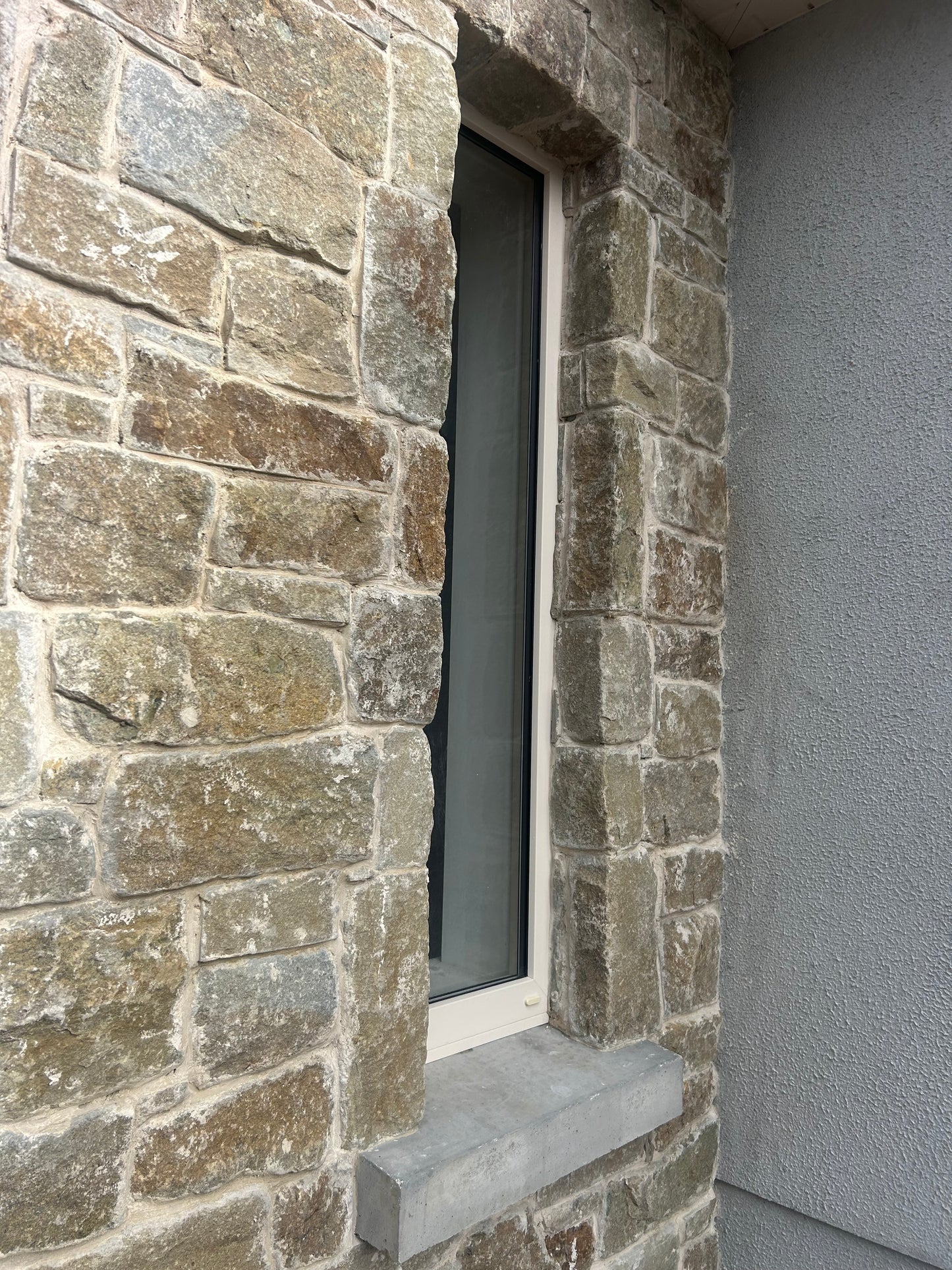 Old Salvage Brown Postman Pat Fieldstone 30mm Natural Stone Cladding & Corners /10m2 or LM on pallet / Free Delivery in Ireland