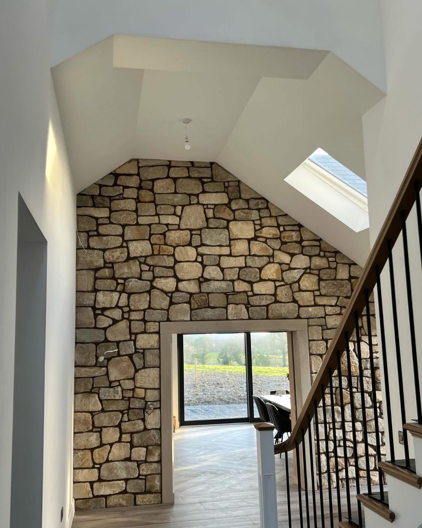 Old Salvage Brown Postman Pat Fieldstone 30mm Cladding & Corners /5m2 or Linear Meters on pallet / Free Delivery in Ireland