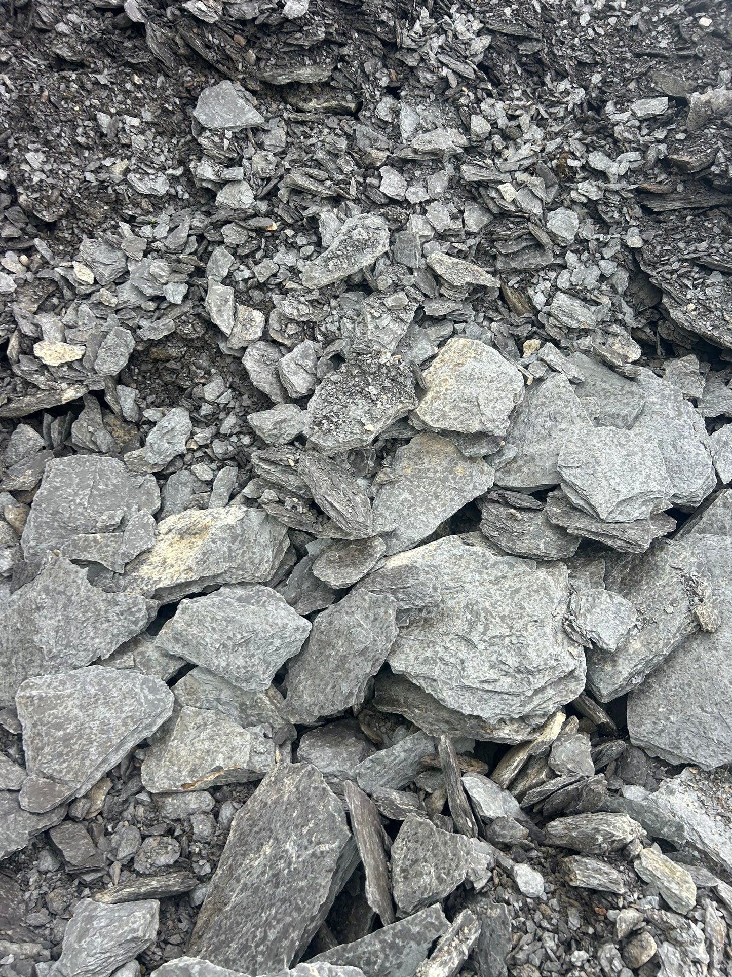 Kerry Black Pencil Natural Stone Slate in Bulk Bags / Free Delivery in Ireland