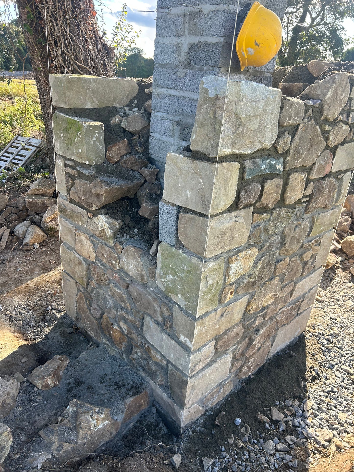 Large Stableyard Tipperary Brown Sandstone Cornerstones XL in Bulk Bag / Free Delivery in Ireland