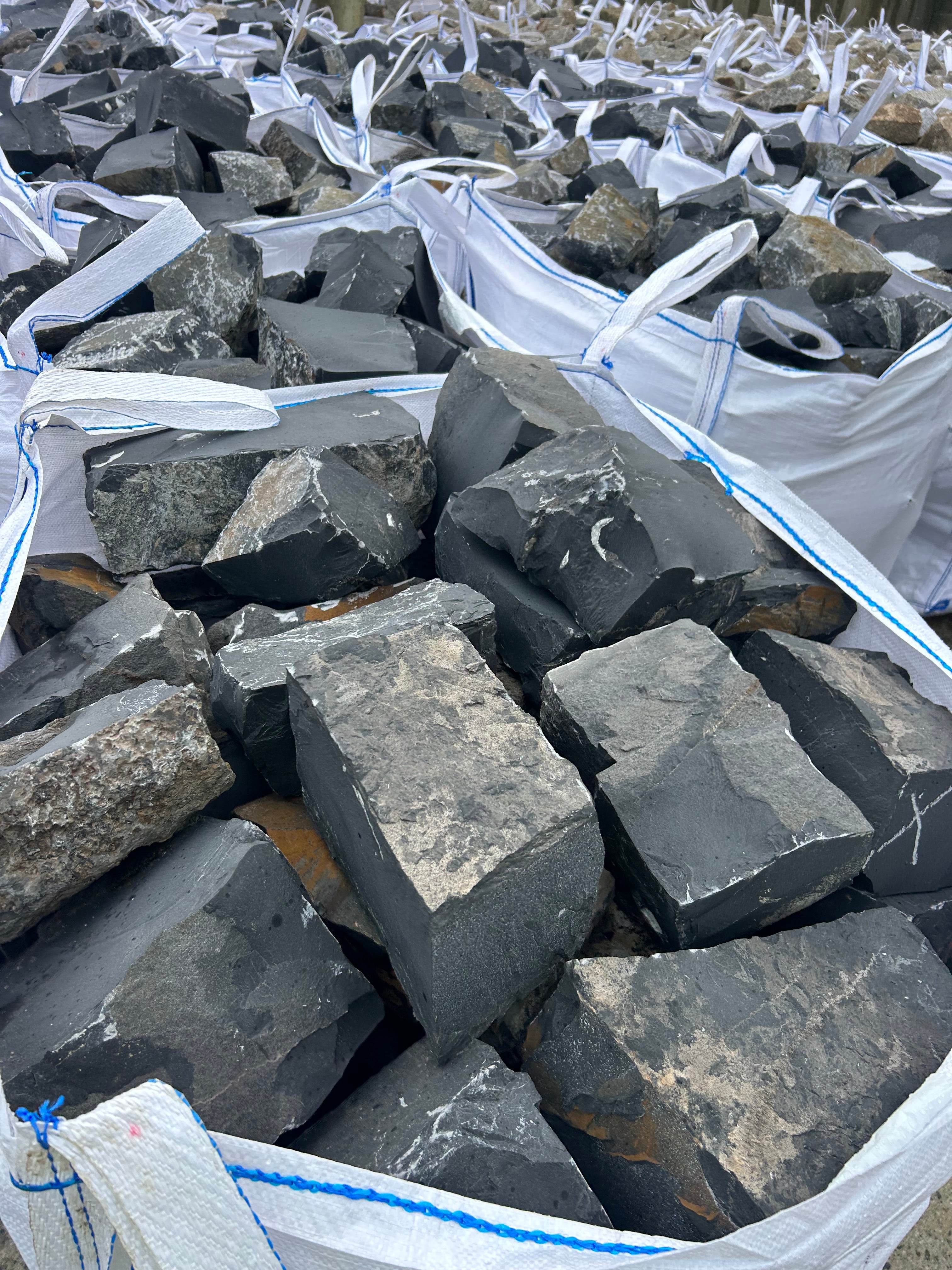 Saint James Gate Black Basalt Building Stone in Bulk Bag / Free