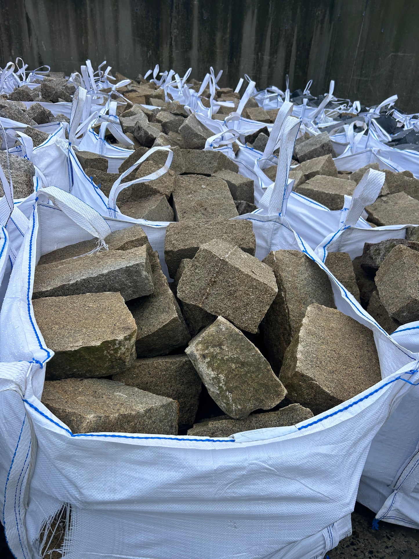 Ballyknockan Premium Grade Guillotened Oatmeal Granite Building Stone / Extra Large Bulk Bag / Free Delivery in Ireland