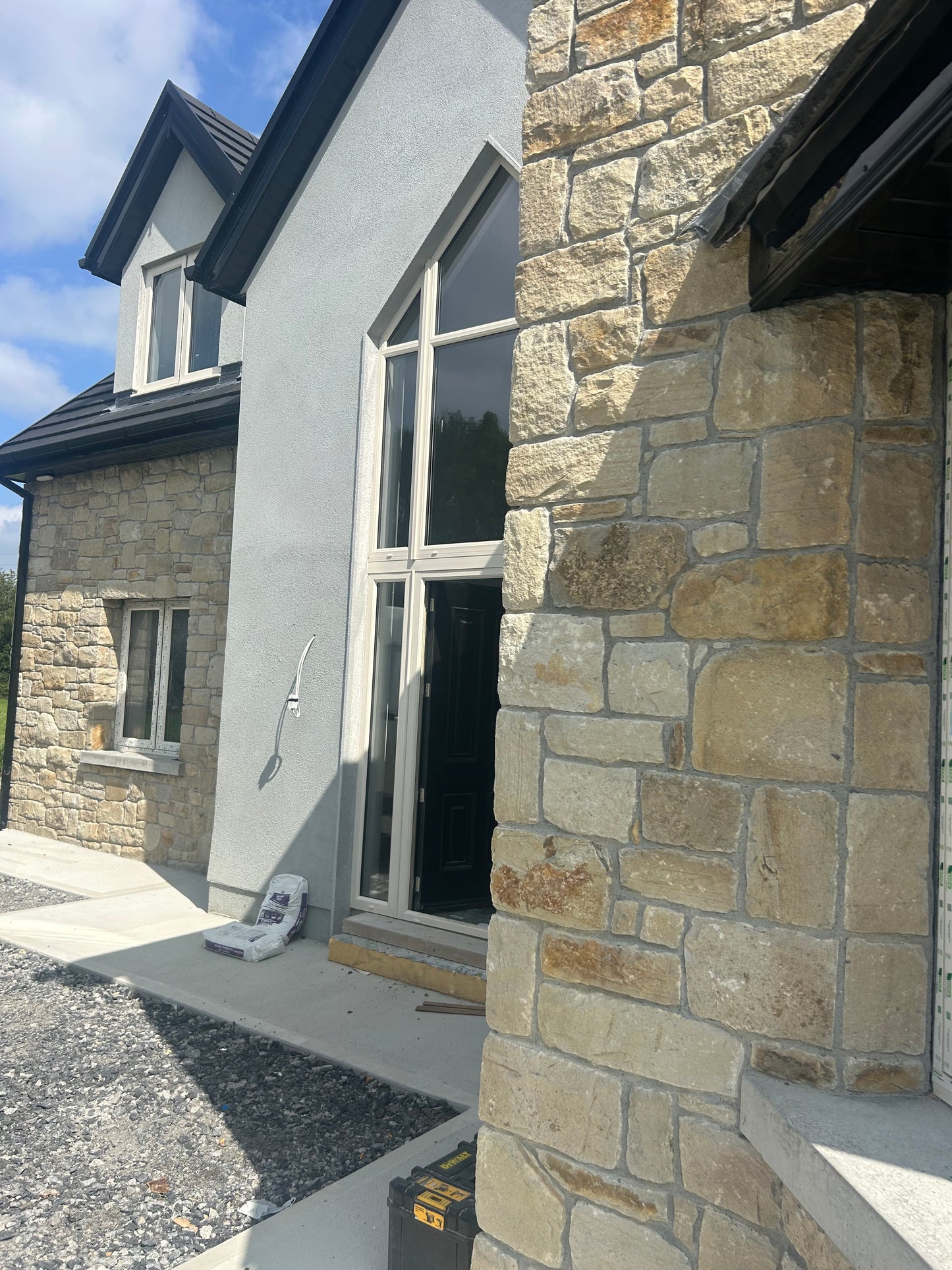 Donegal Cream Sandstone  Building Stone Bulk Bag