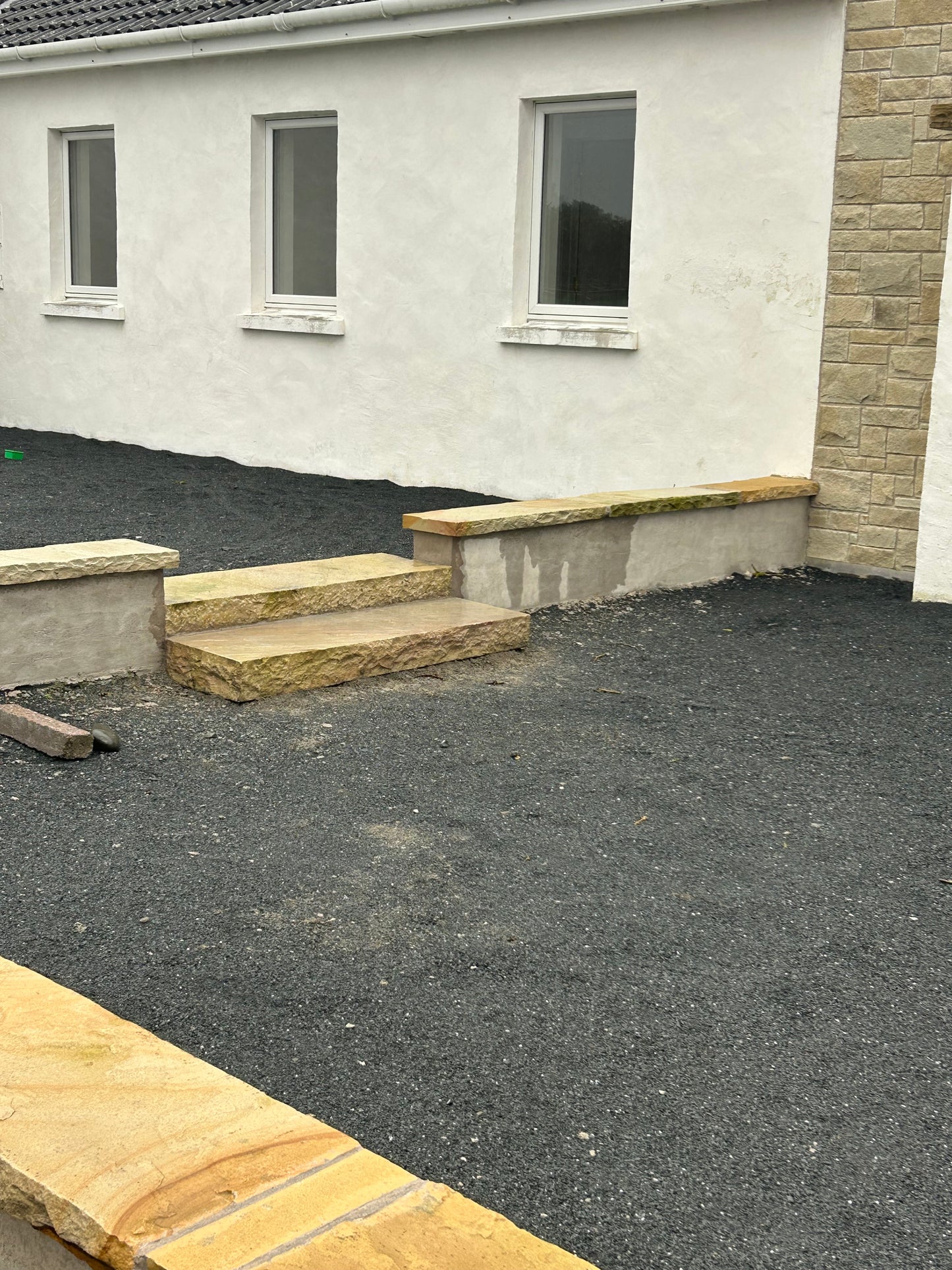 Tipperary Cream Sandstone Chiseled Steps 1000mm x 400mm x 150mm  x 4 steps on a pallet : Free Delivery in Ireland