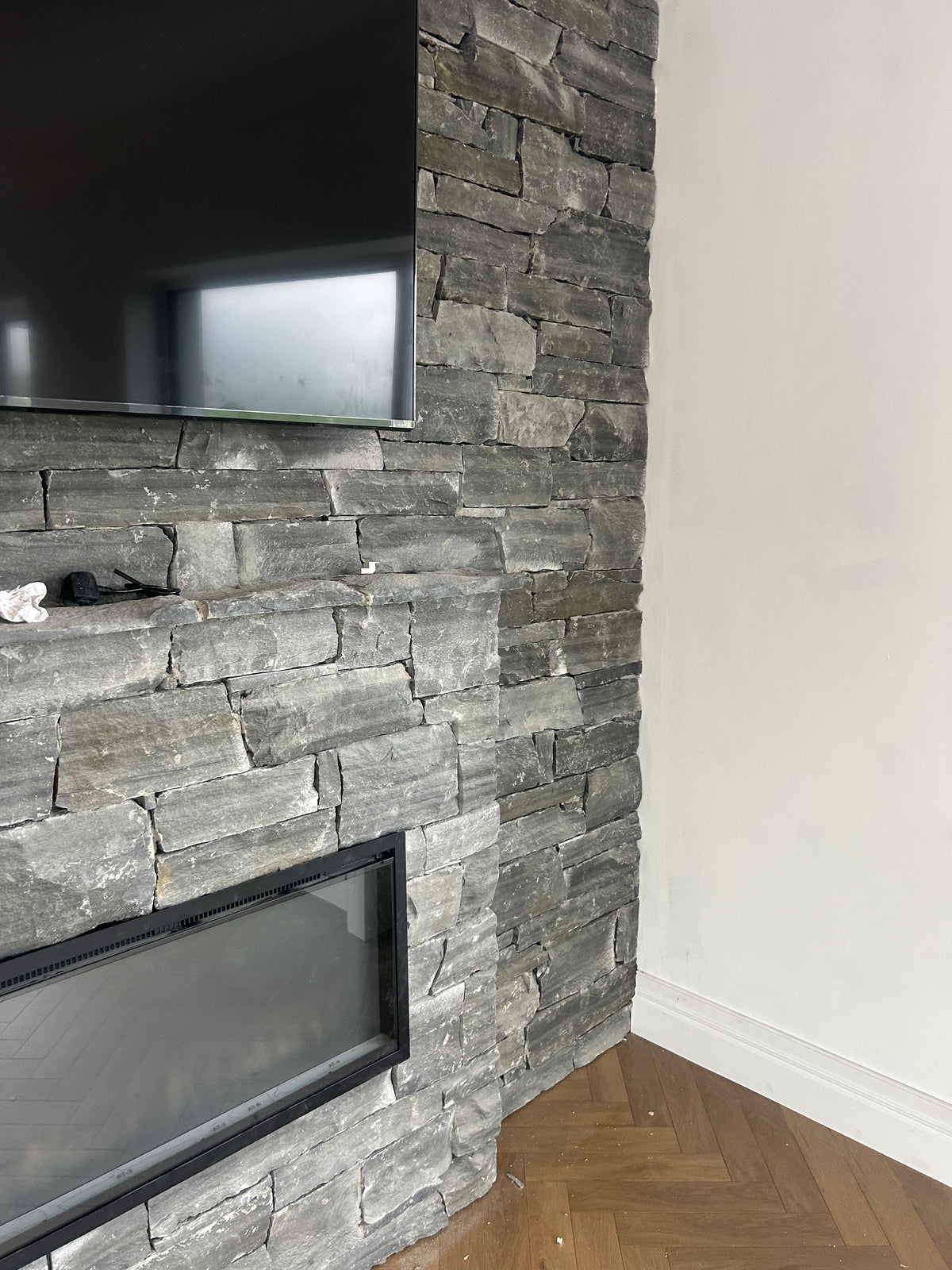Liscannor Dark Grey Limestone Cladding 30mm & Corners/ 10 m2 or linear meters on pallet / Free Delivery in Ireland