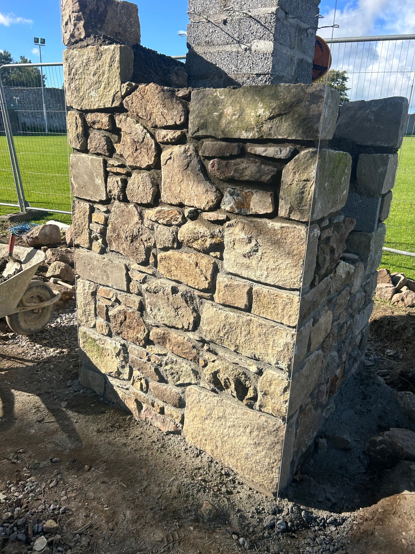 Large Stableyard Tipperary Brown Sandstone Cornerstones XL in Bulk Bag / Free Delivery in Ireland