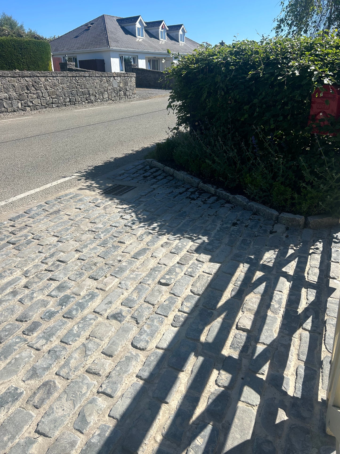 Flowpoint Natural Colour / Paving & Cobblestone Grout for natural stone x 10 bags per pallet / free delivery in Ireland