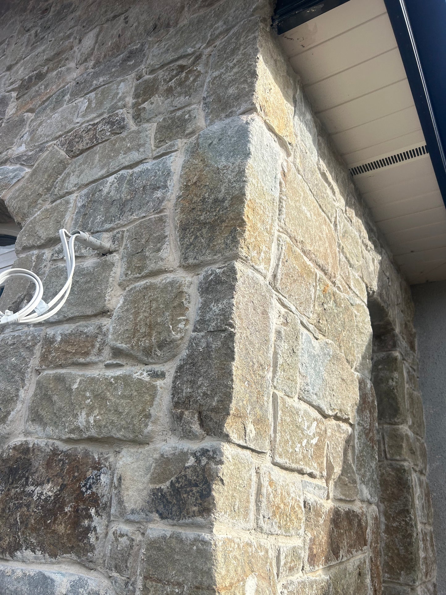 Old Salvage Brown Postman Pat Fieldstone 30mm Natural Stone Cladding & Corners /10m2 or LM on pallet / Free Delivery in Ireland