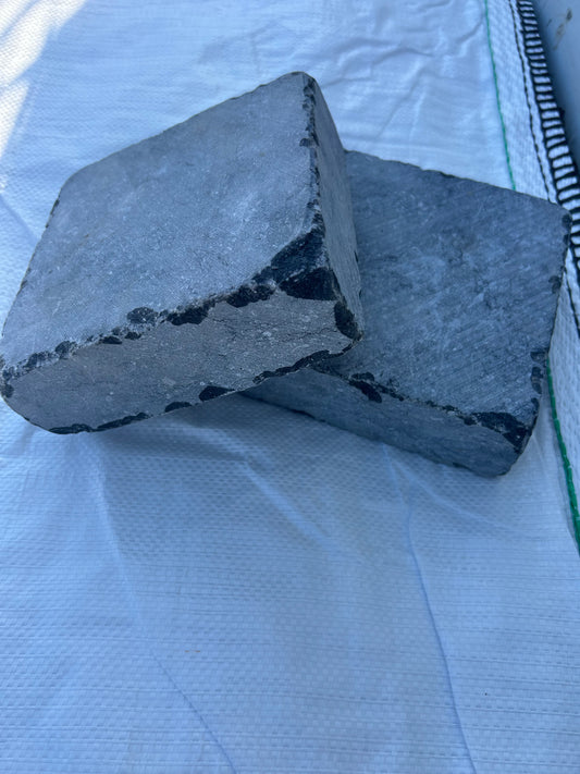 Kilkenny blue limestone border cobblestone 6” x 6” x 2” for patios x 20 Lm on pallet / free delivery Ireland