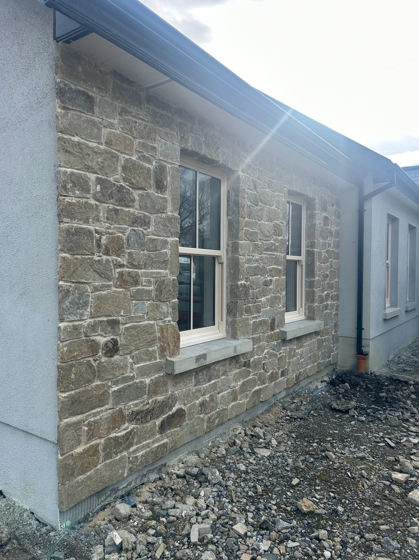 Old Salvage Brown Postman Pat Fieldstone 30mm Natural Stone Cladding & Corners /10m2 or LM on pallet / Free Delivery in Ireland