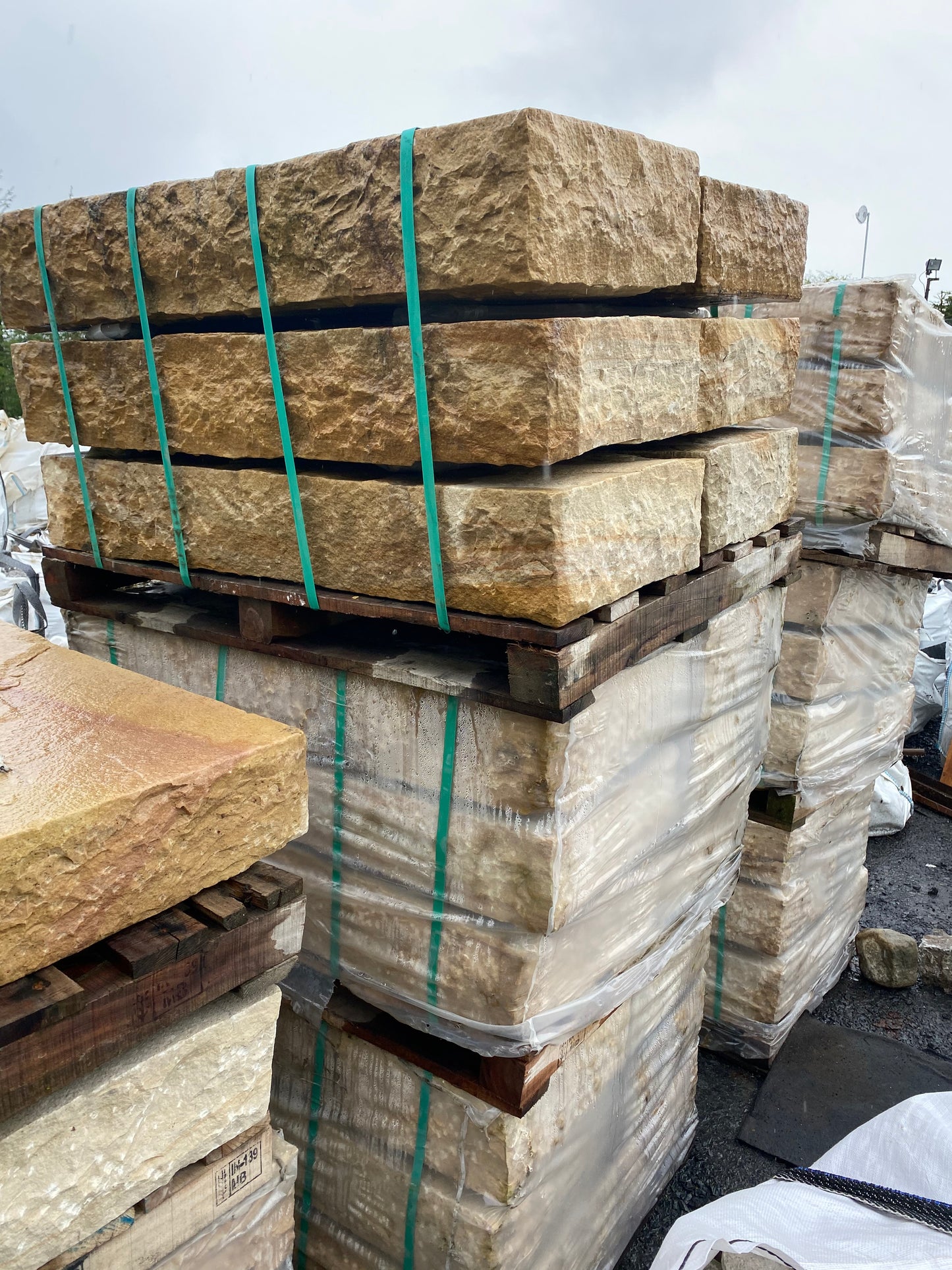 Tipperary Cream Chiseled Sandstone Steps 1500mm x 400mm x 150mm x 4 number on a pallet / free delivery in Ireland