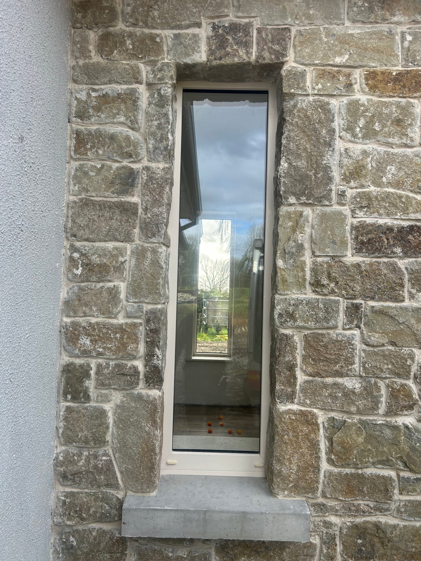 Old Salvage Brown Postman Pat Fieldstone 30mm Natural Stone Cladding & Corners /10m2 or LM on pallet / Free Delivery in Ireland
