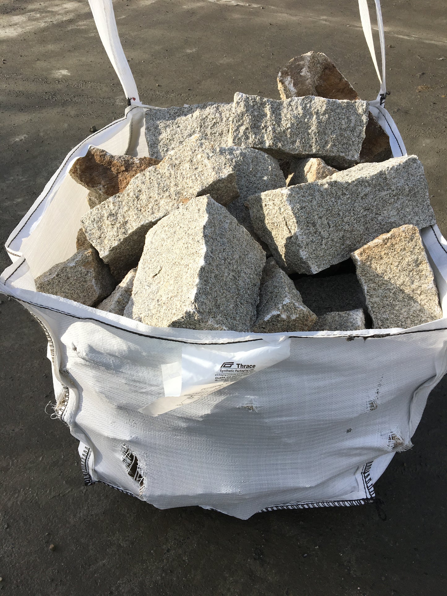 Dalkey Golden Granite Random Building Stone Bulk Bag