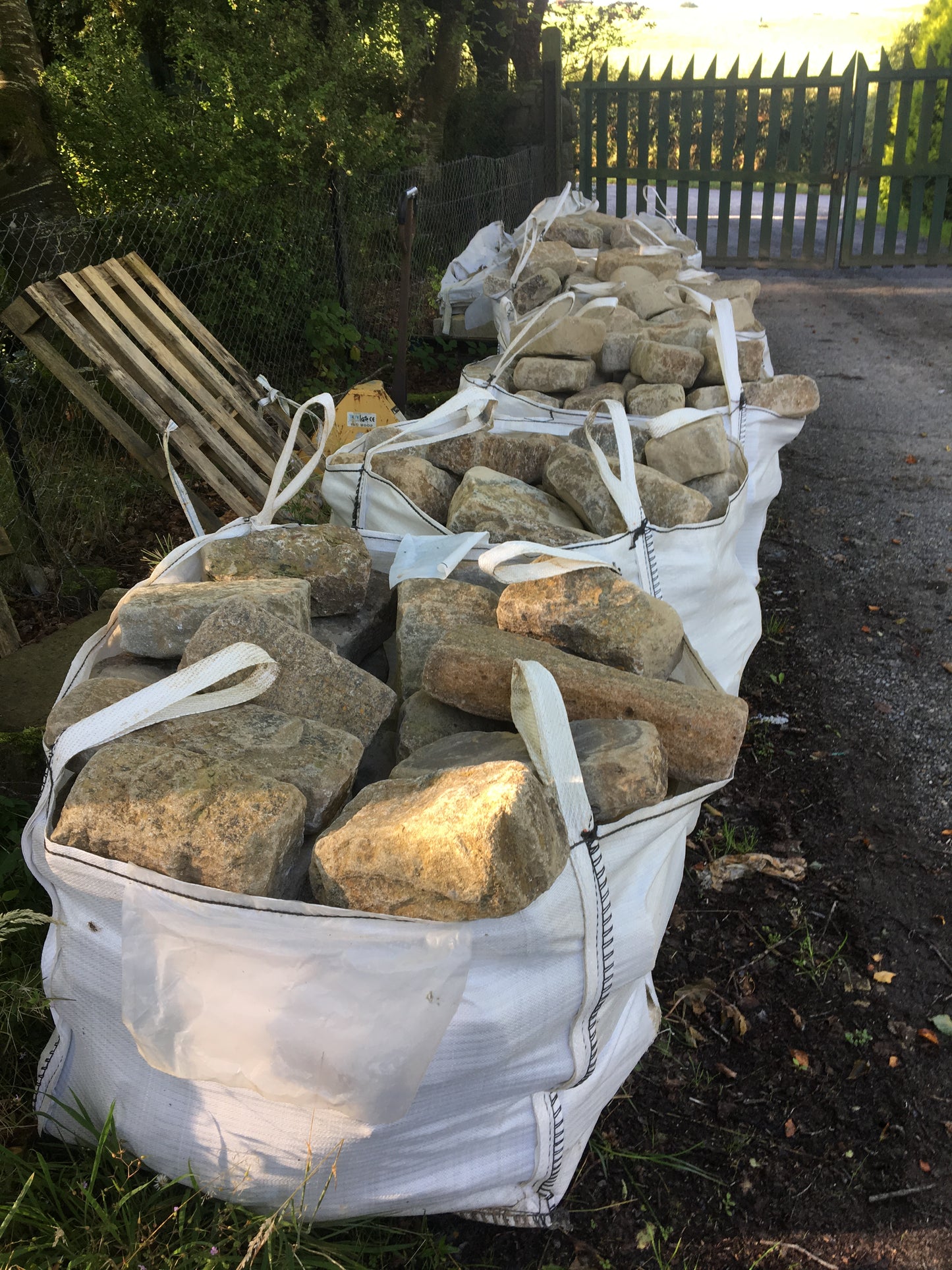 Old Salvage York Brown 6" Driveway Kerbs 20m Bulk Bag