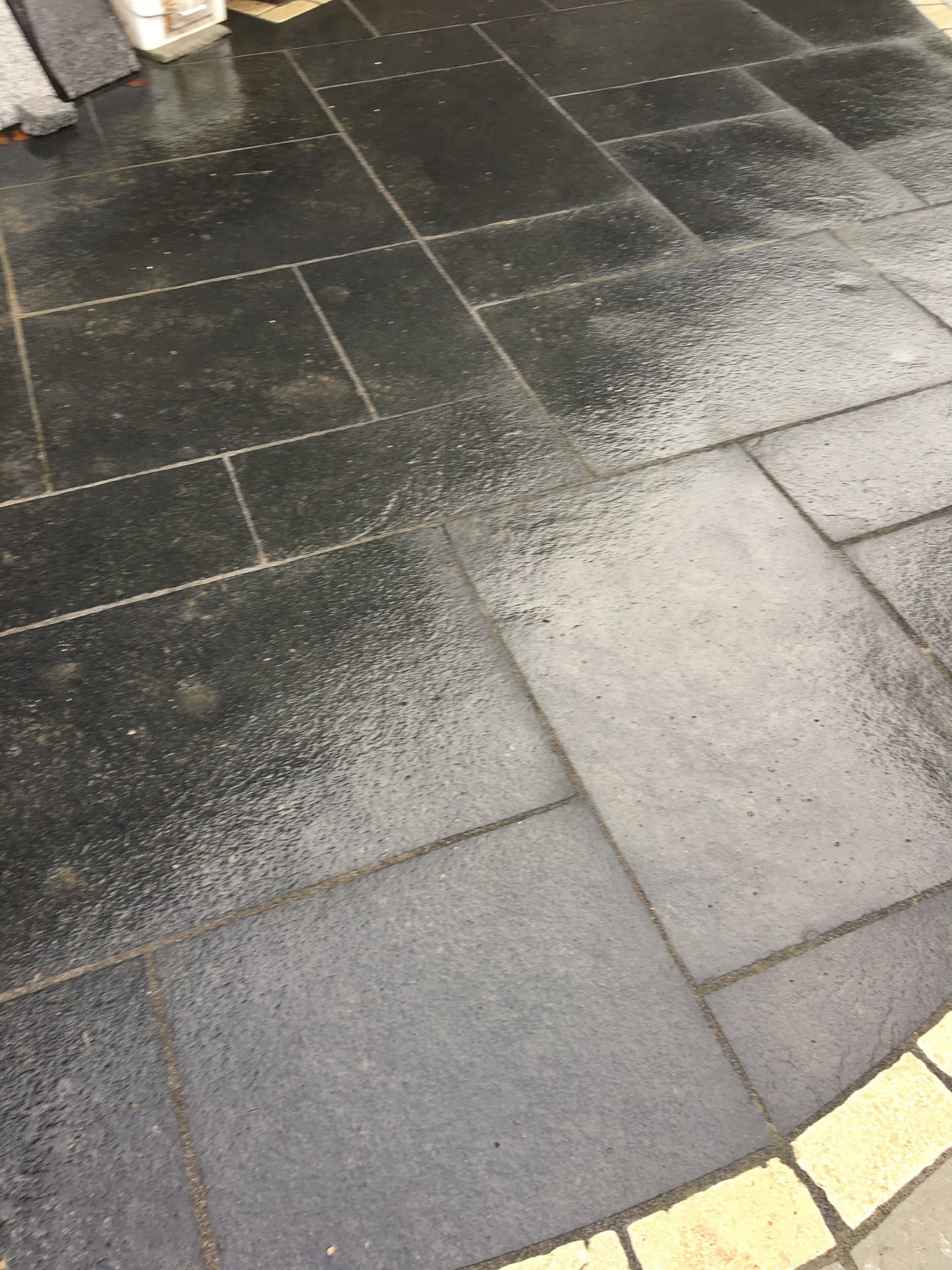 Valentia Black Limestone Natural Stone Flagstones 20m2 Crate