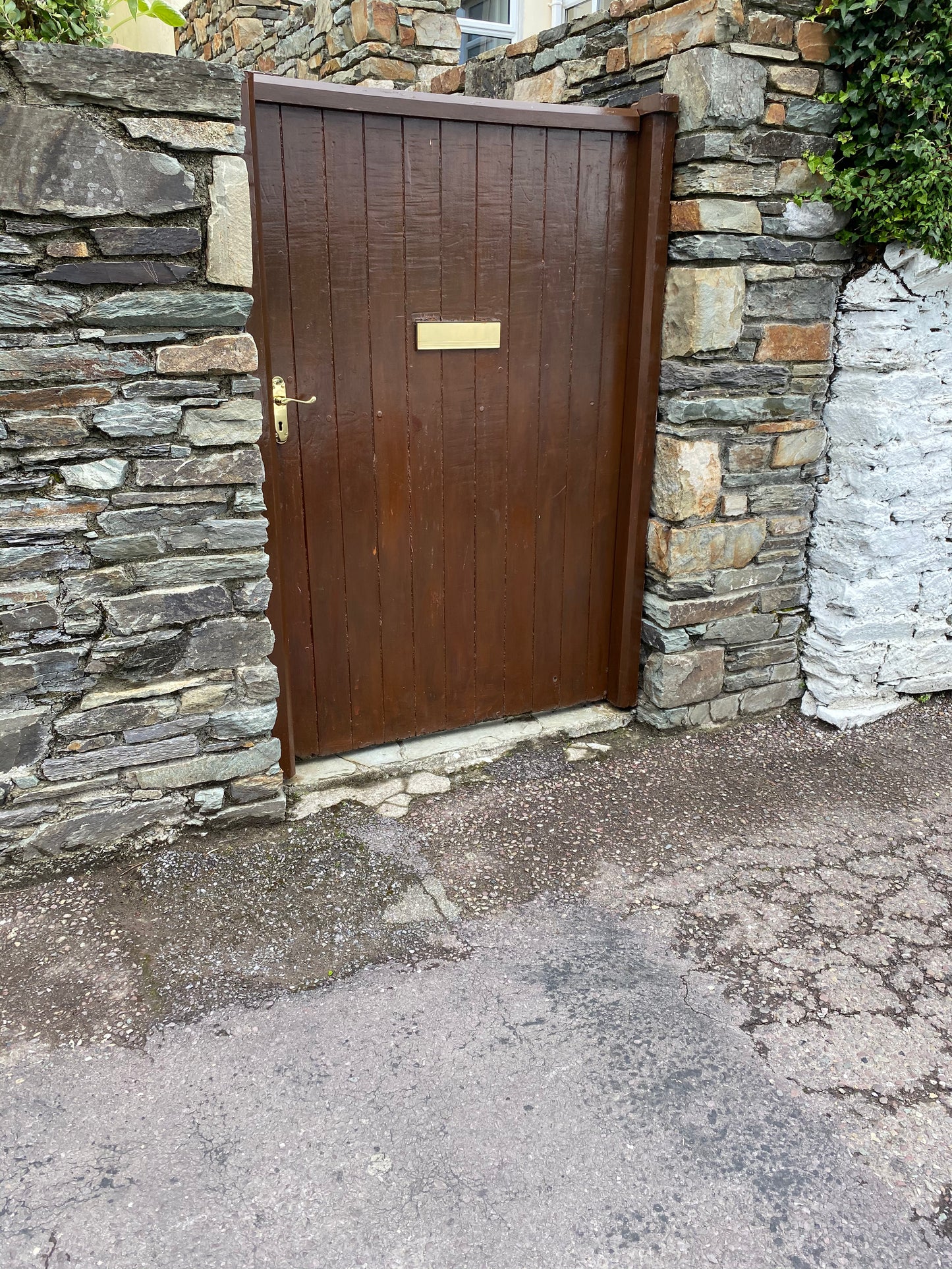 West Cork Brown Dry Stone Walling Building Stone Bulk Bag