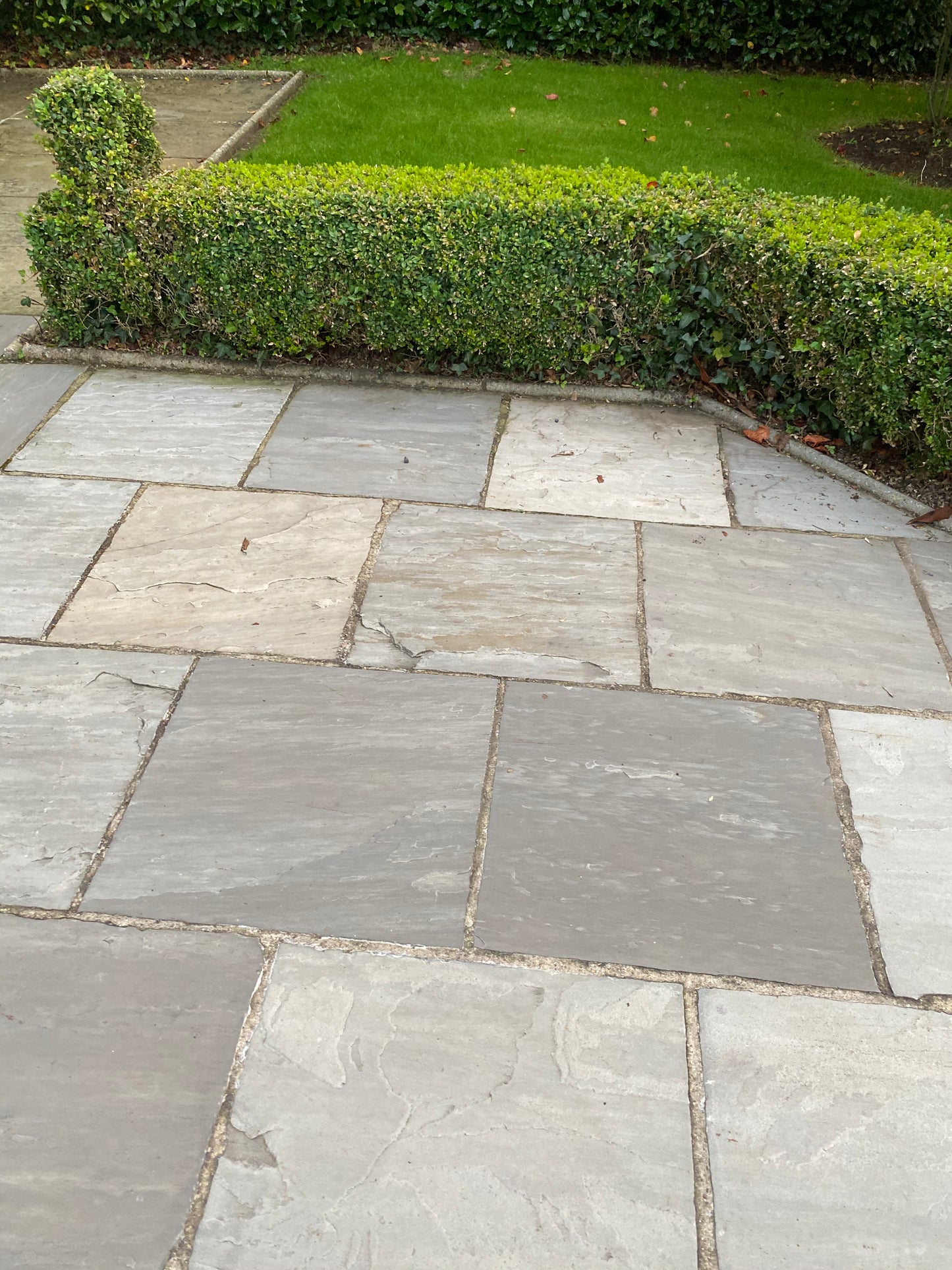 Doolin Grey Natural Stone Limestone Paving Flagstones Crate 20m2