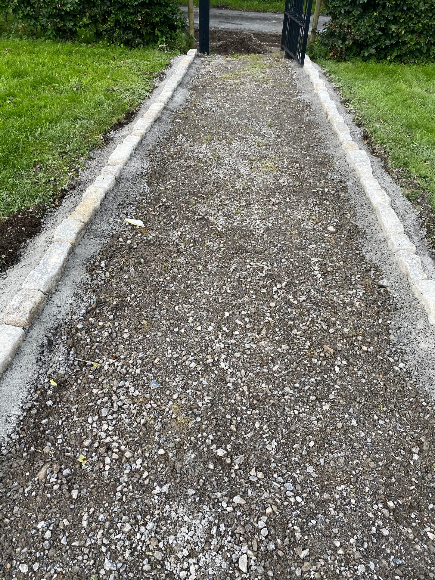 Old Salvage  Windsor Grey 4" Driveway Kerbs 30M Bulk Bag