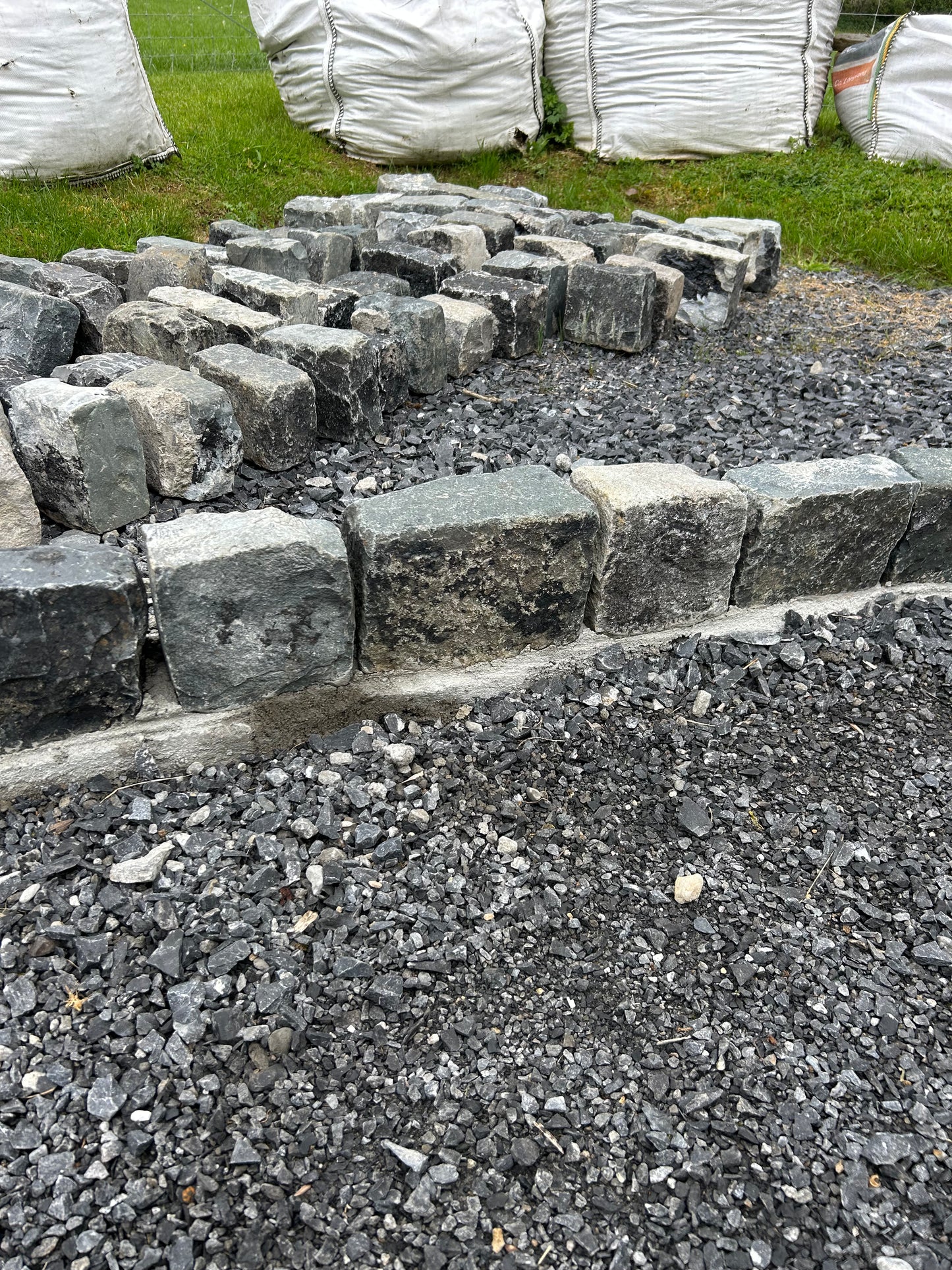 Old Salvage 6" Dublin Limestone Driveway Kerbs 20M Bulk Bag