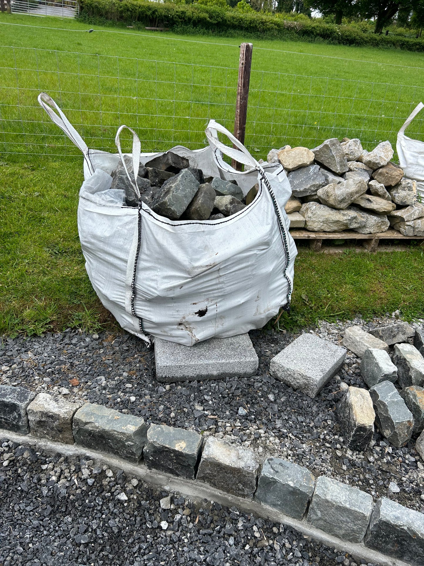 Old Salvage 6" Dublin Limestone Driveway Kerbs 20M Bulk Bag