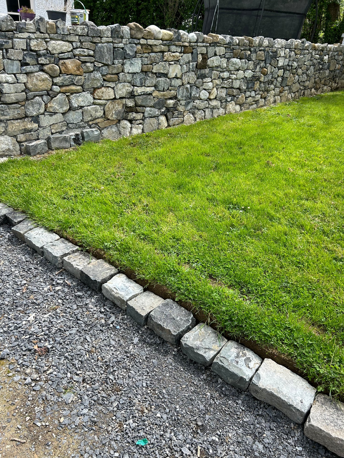 Old Salvage 6" Dublin Limestone Driveway Kerbs 20M Bulk Bag