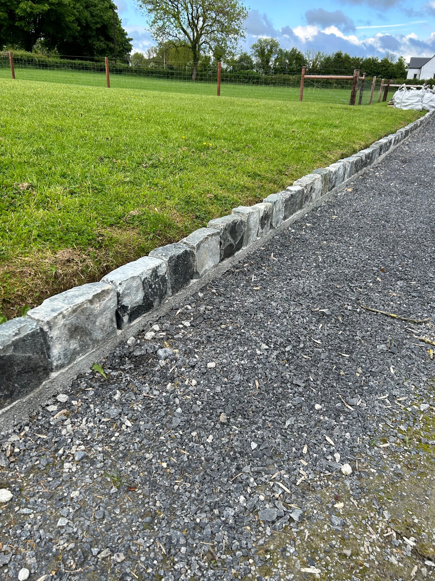 Old Salvage 6" Dublin Limestone Driveway Kerbs 20M Bulk Bag