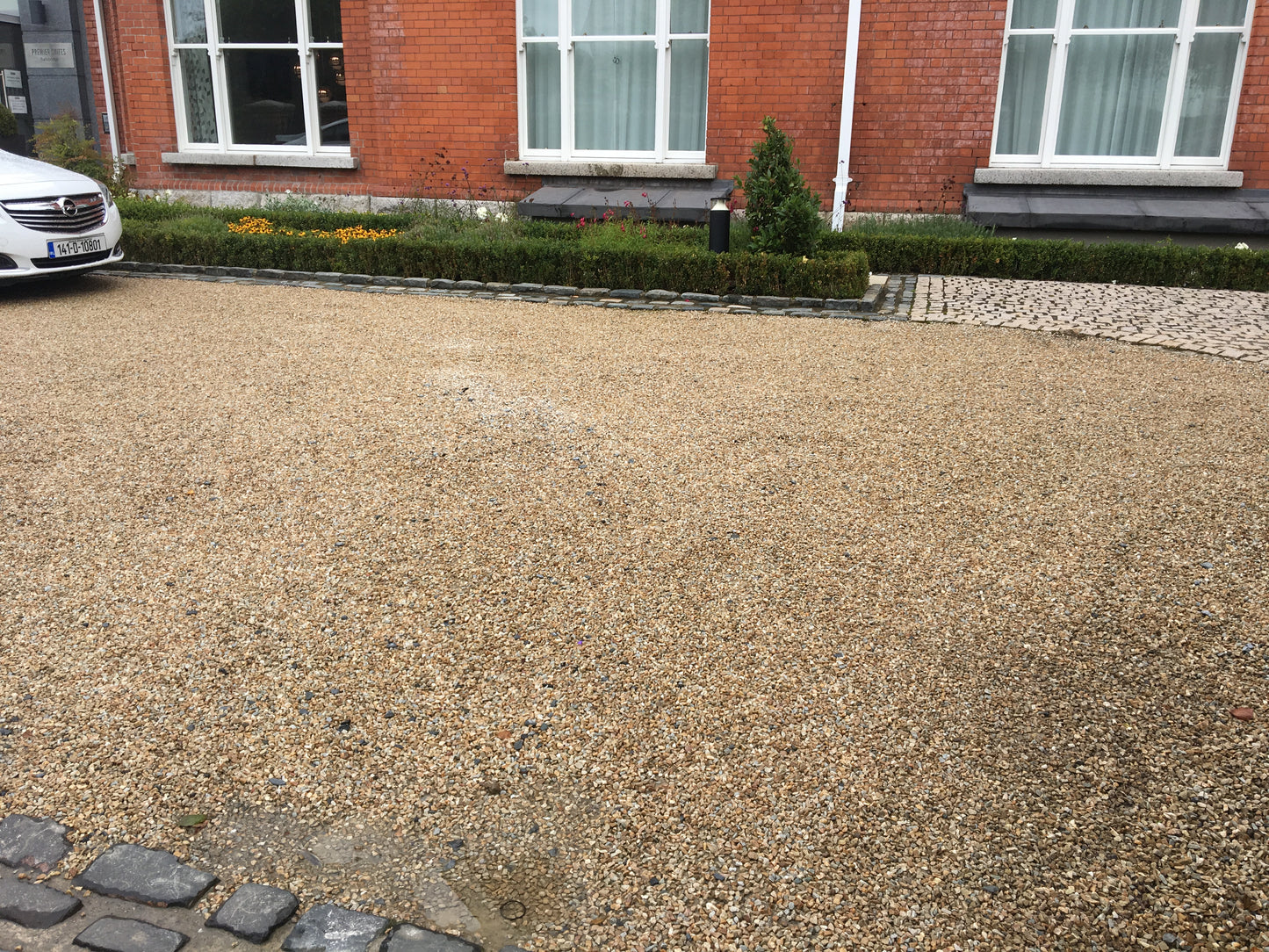 Old Salvage 6" Dublin Limestone Driveway Kerbs 20M Bulk Bag