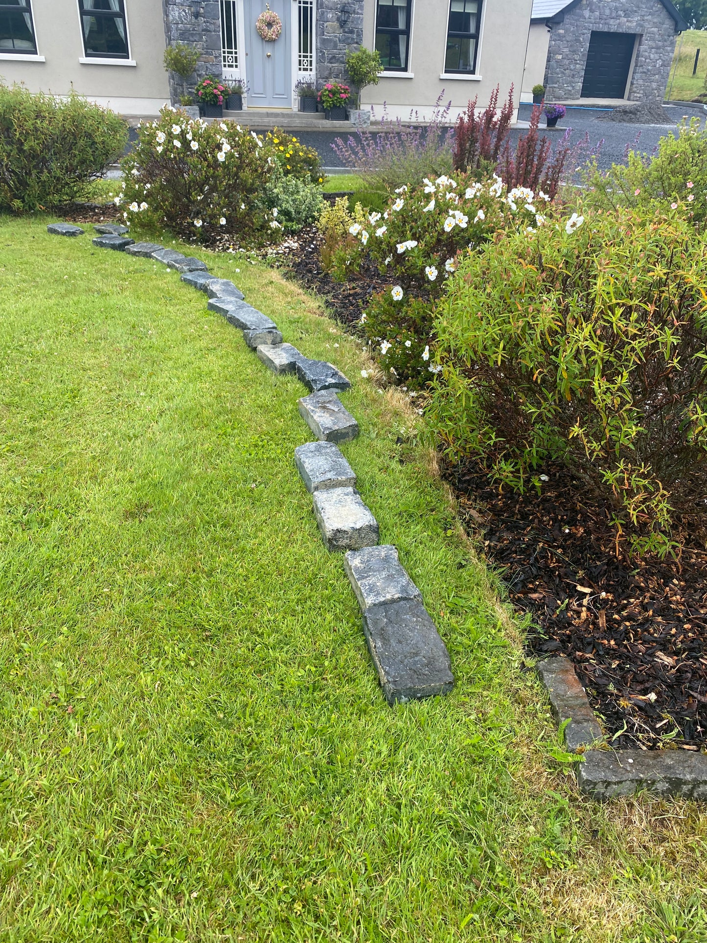 Kilkenny Blue Limestone 6" Kerbs 20m Bulk Bag