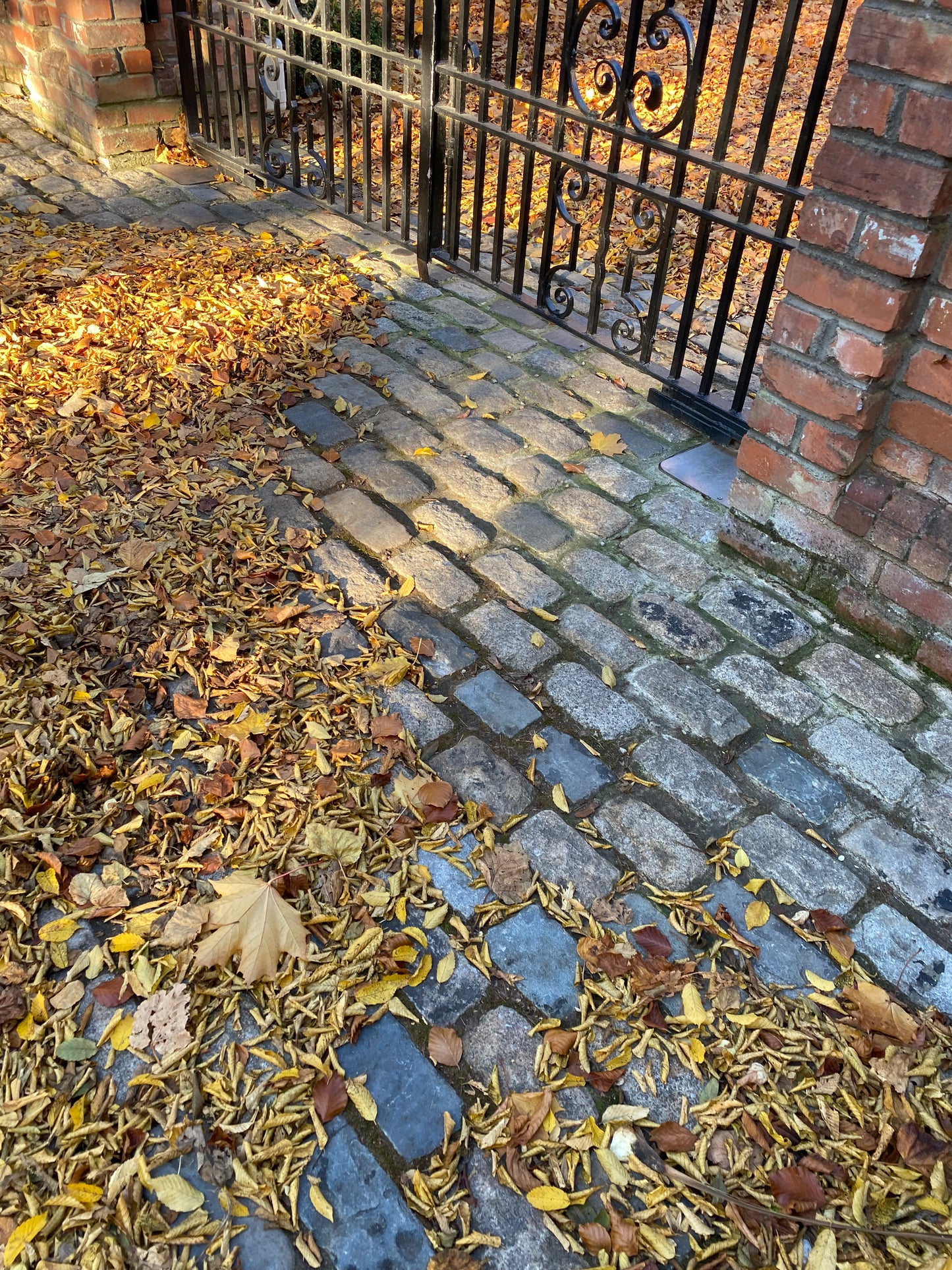 Old Salvage Reclaimed Granite Cobblestone Bulk Bag