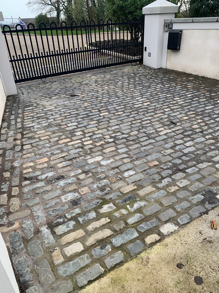 Old Salvage Reclaimed Dublin Limestone Cobblestone Bulk Bag