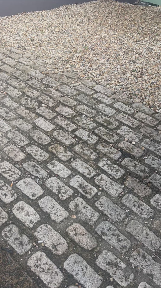 Wicklow Golden Round Edge Cobblestone 200mm x 100mm x 50mm x 200m2 Driveway Deal / Free Delivery in Ireland
